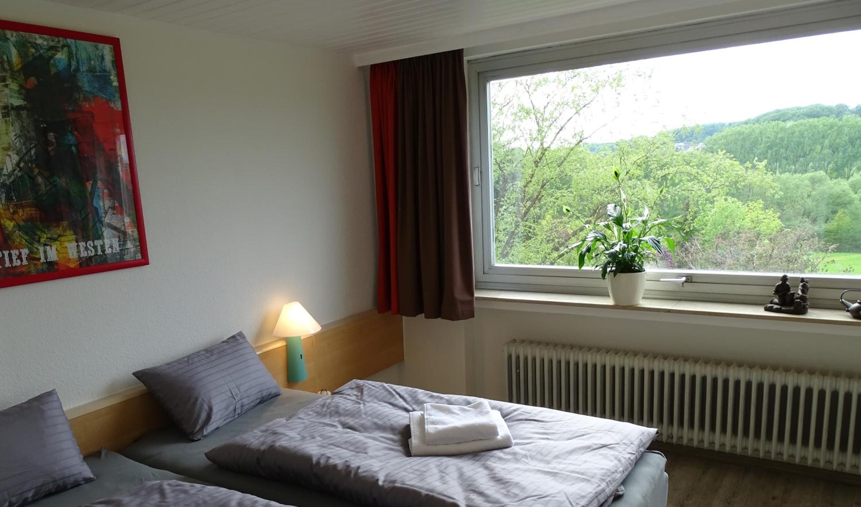 Large Double Room - Photo 2