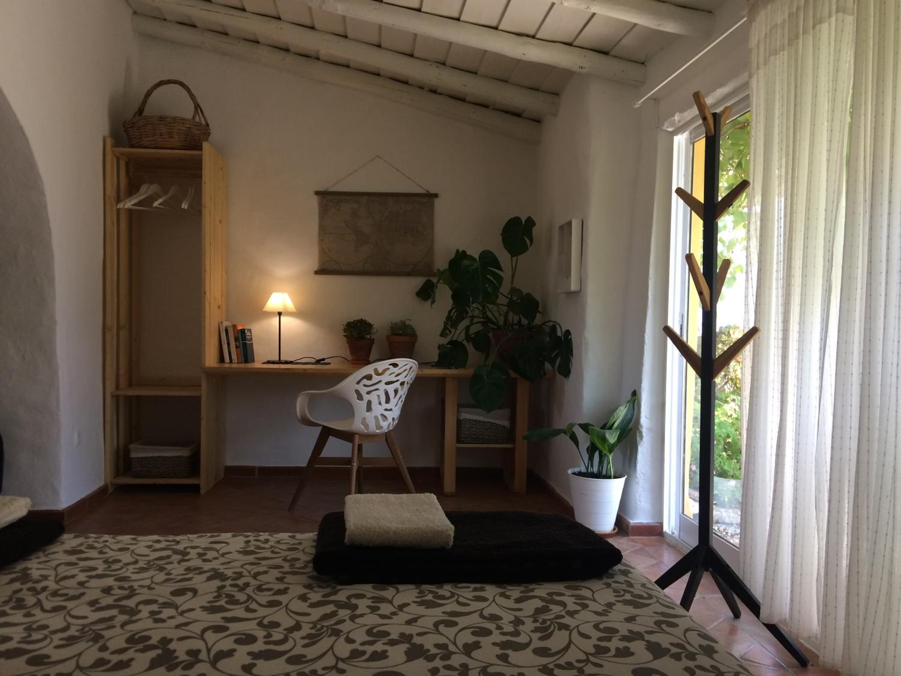 King Studio with Sofa Bed