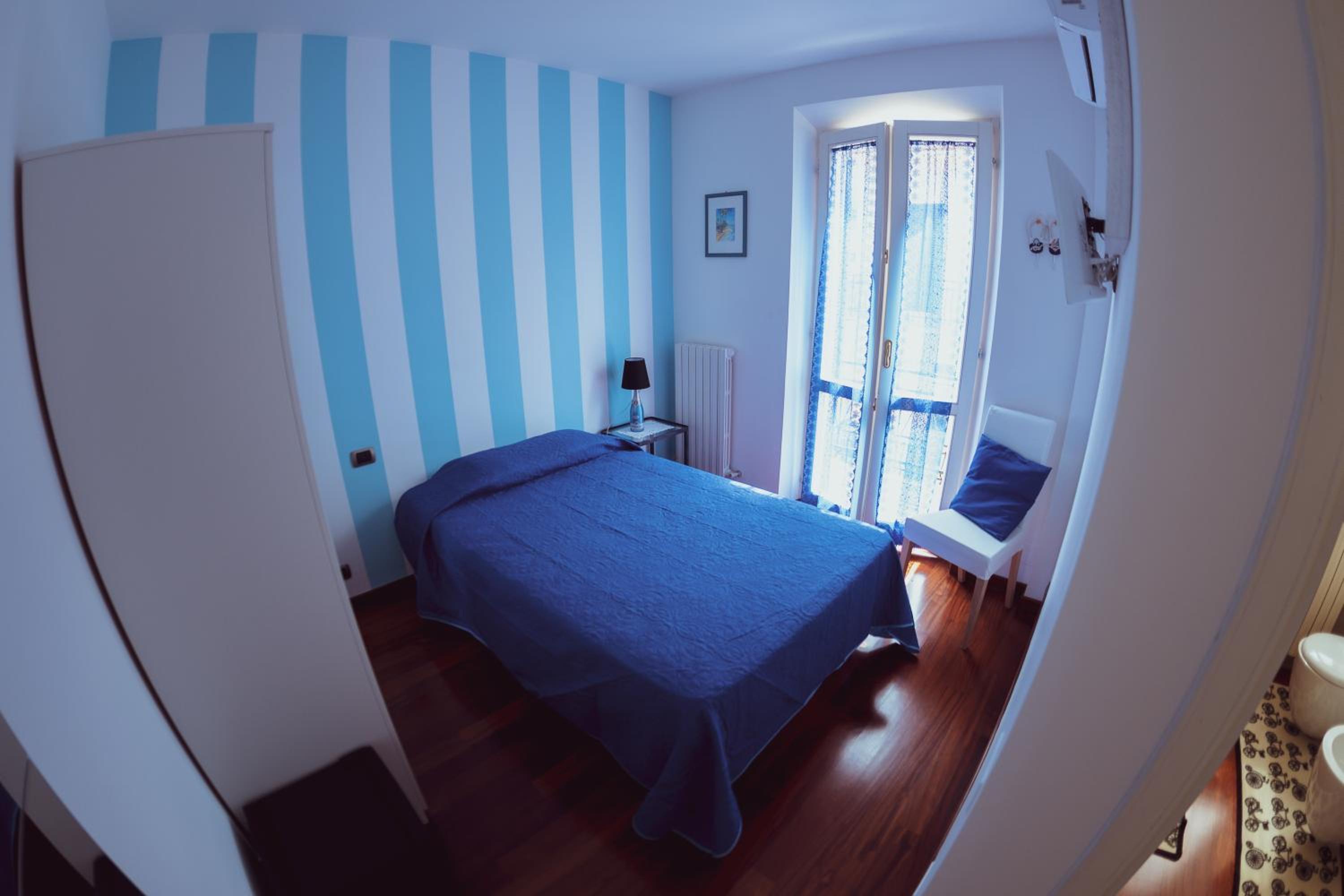 Single Room with Private Bathroom photo 3