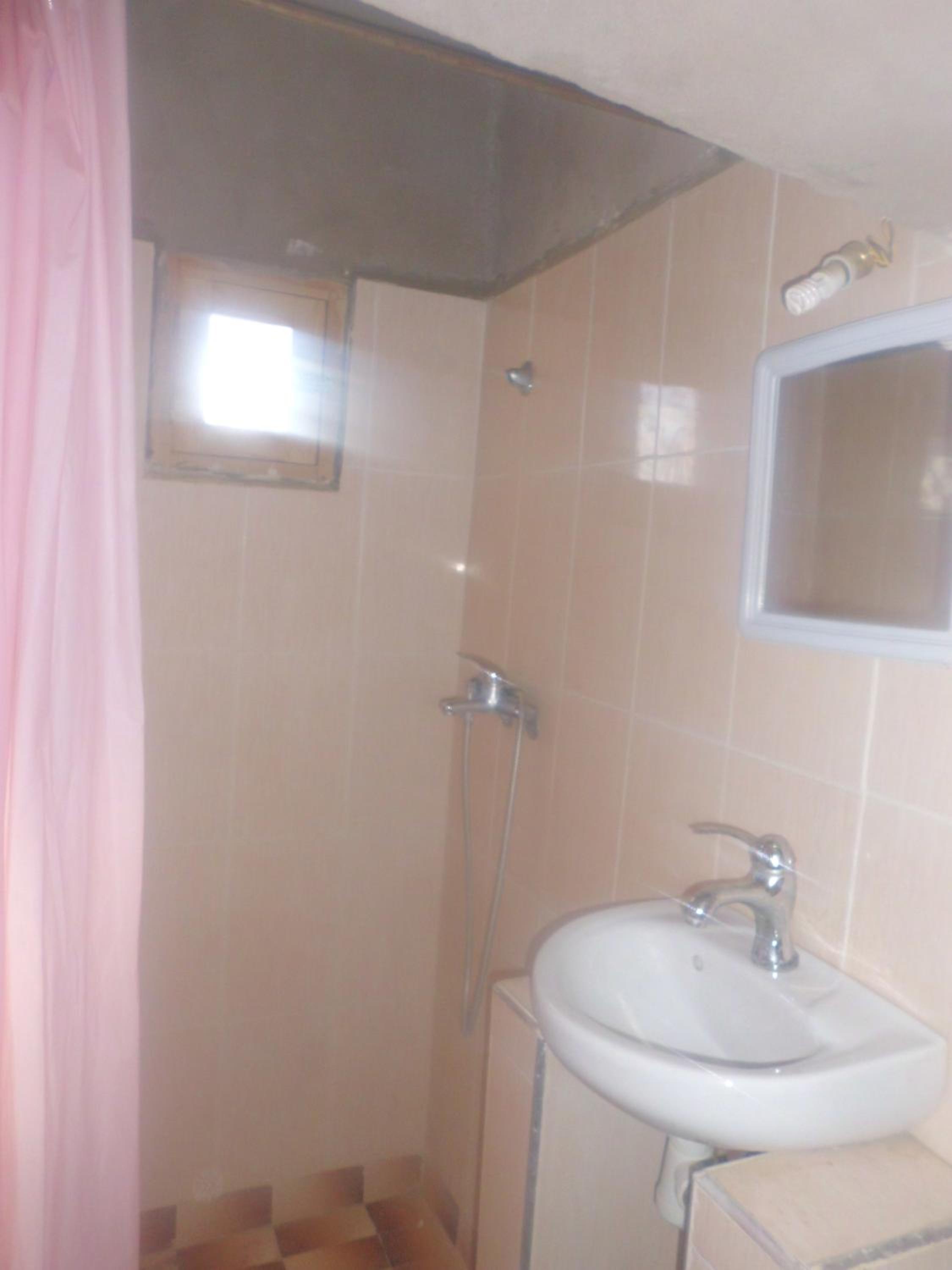 Budget Double Room - Photo 2