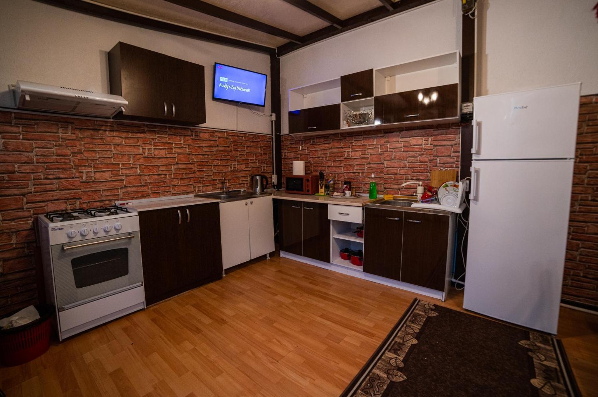 Double Room with Balcony - Photo 2