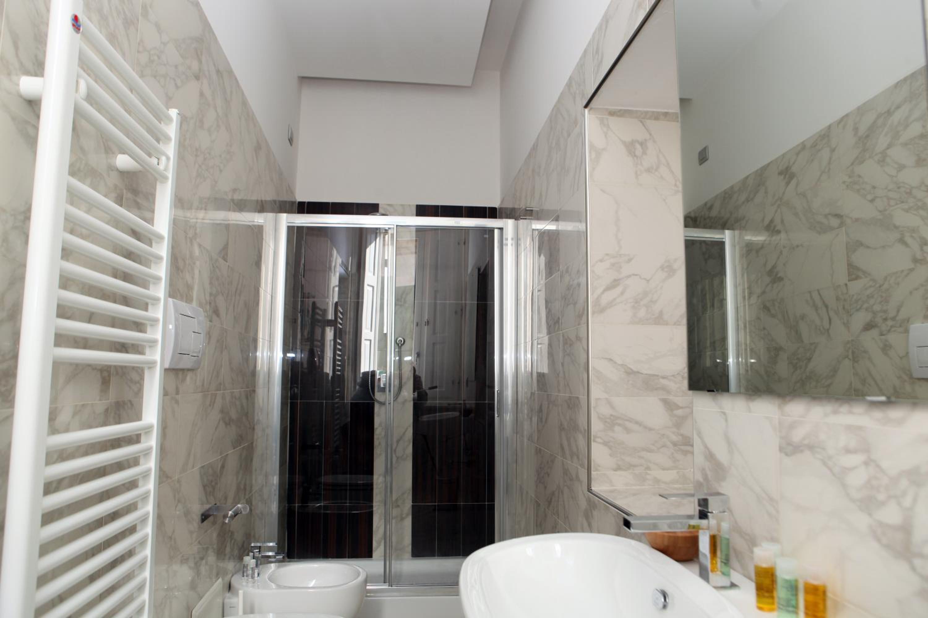 Double Room with Private Bathroom photo 2