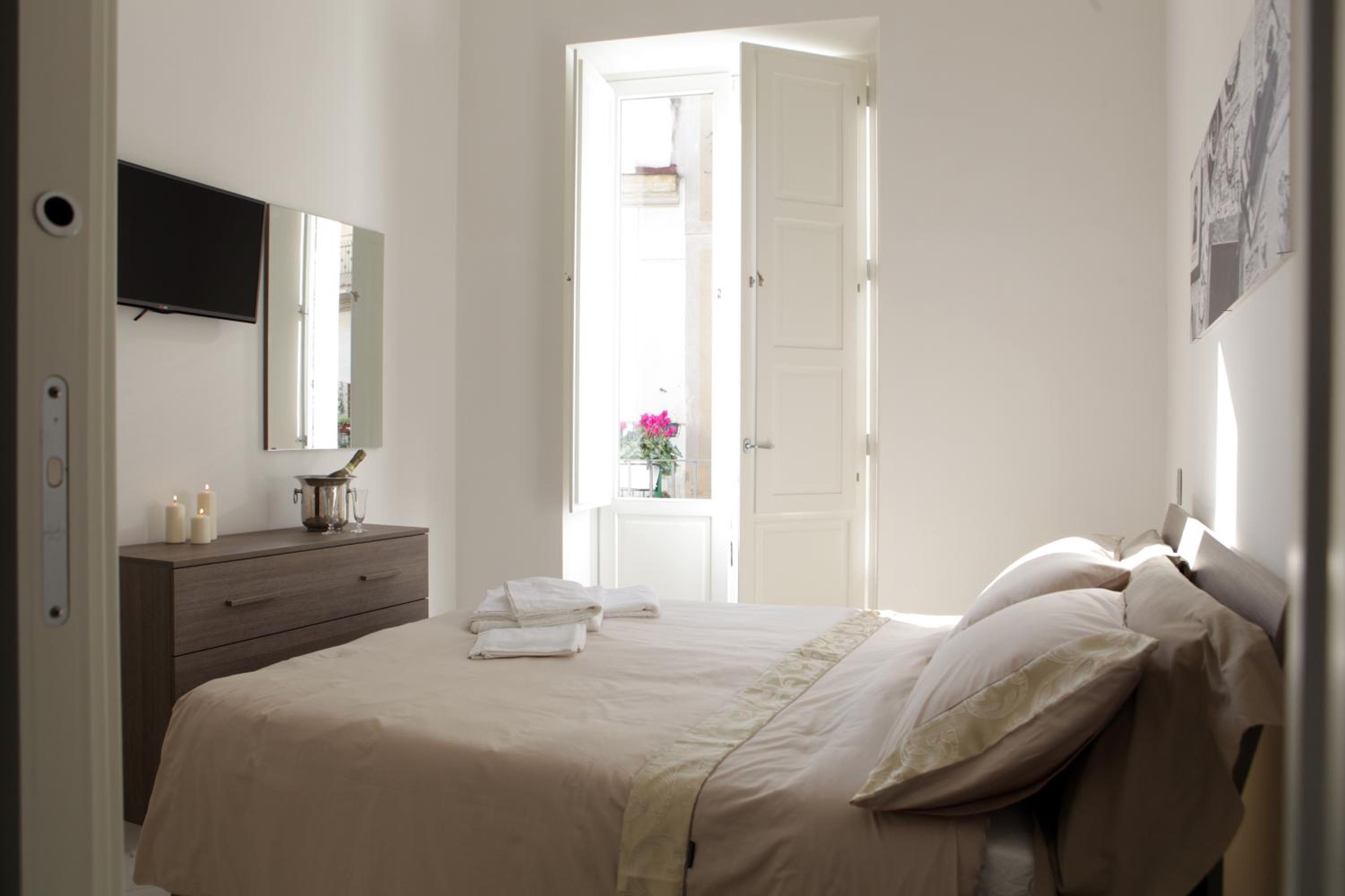 Double Room with Private Bathroom photo 1