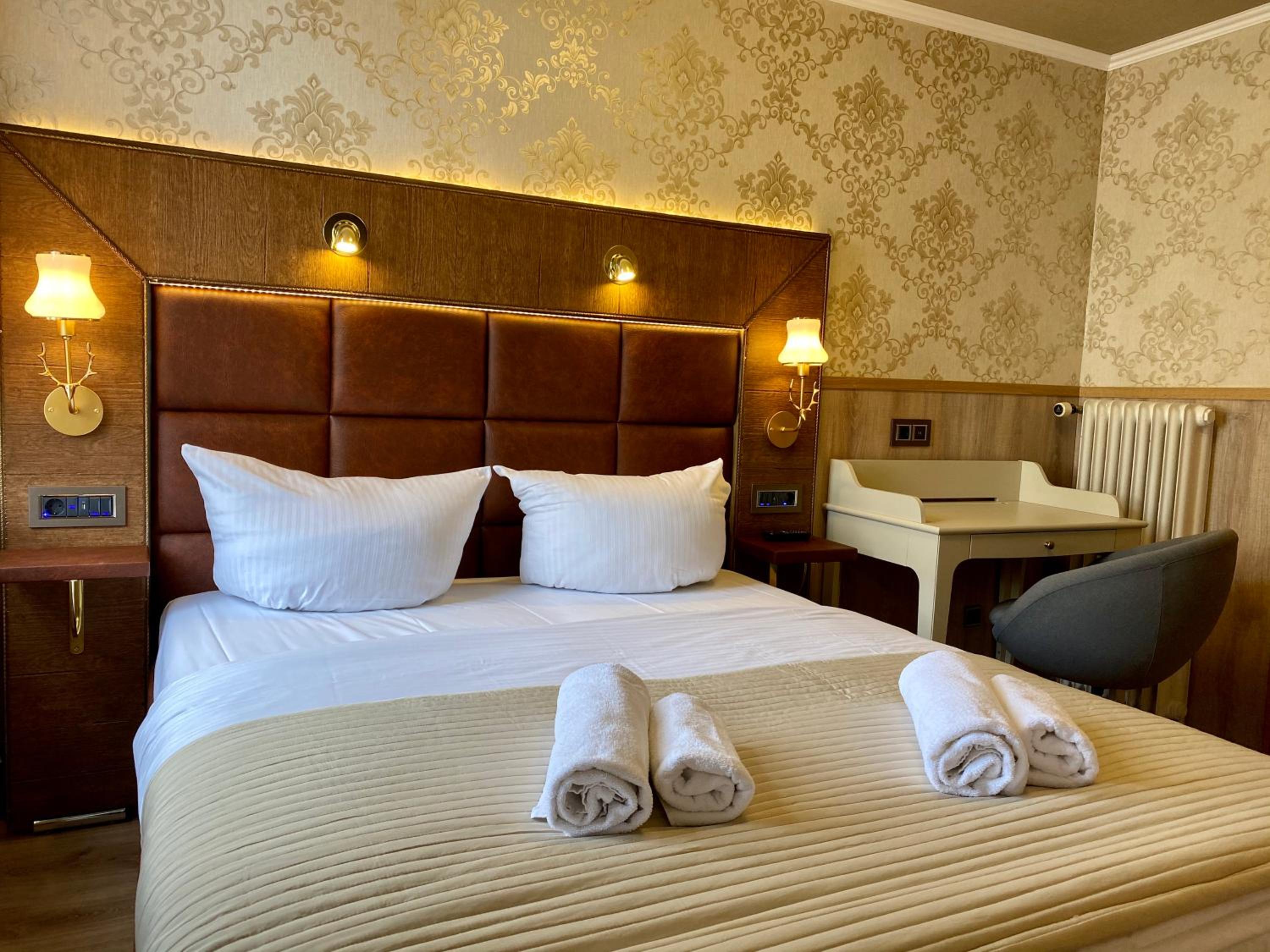 Deluxe King Room