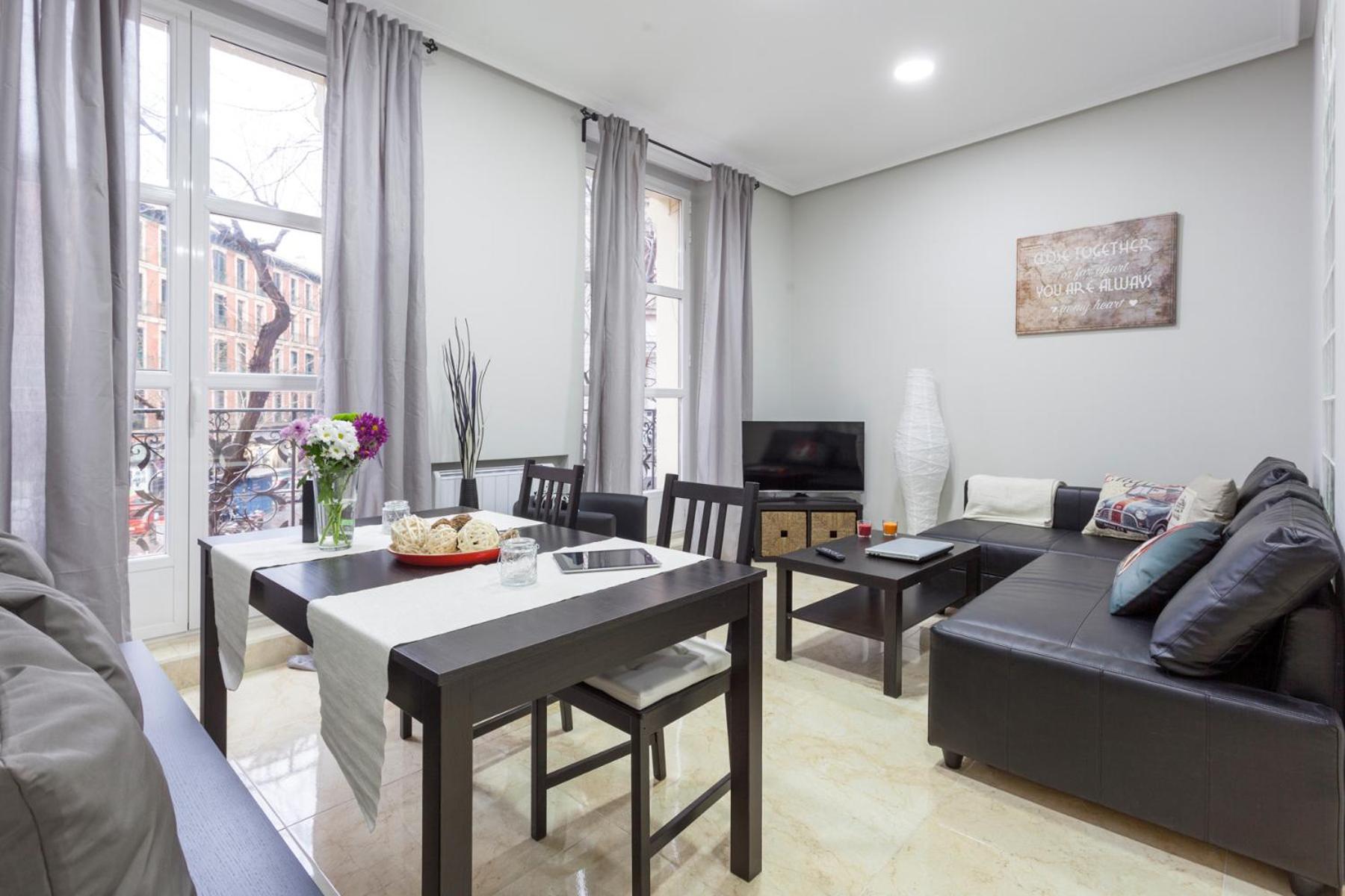 Apartamento con Balcón