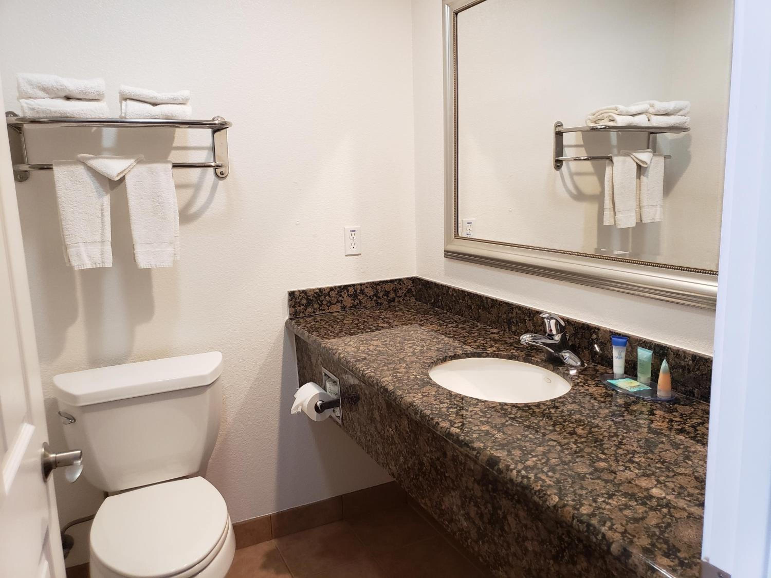 King Suite - Photo 26