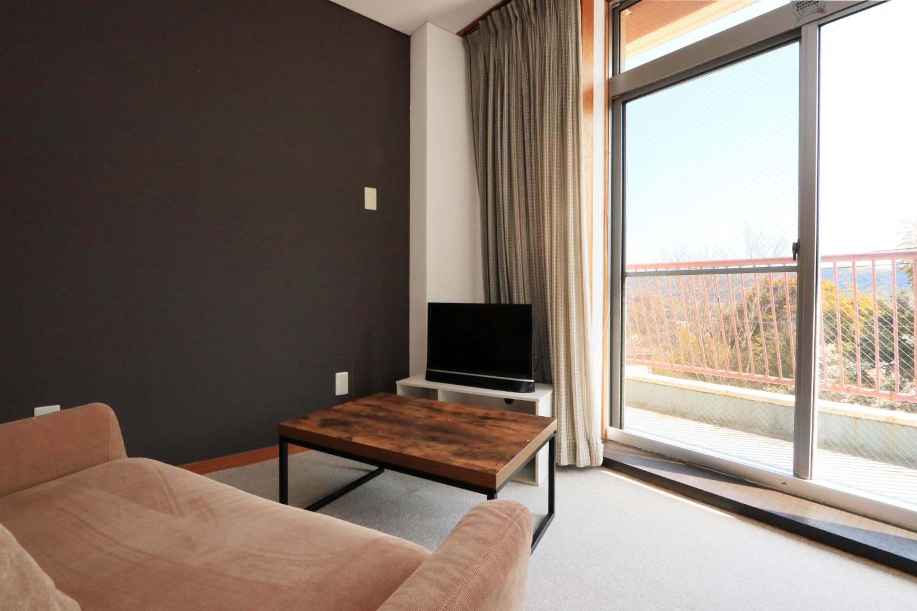 Economy Triple Room photo 2