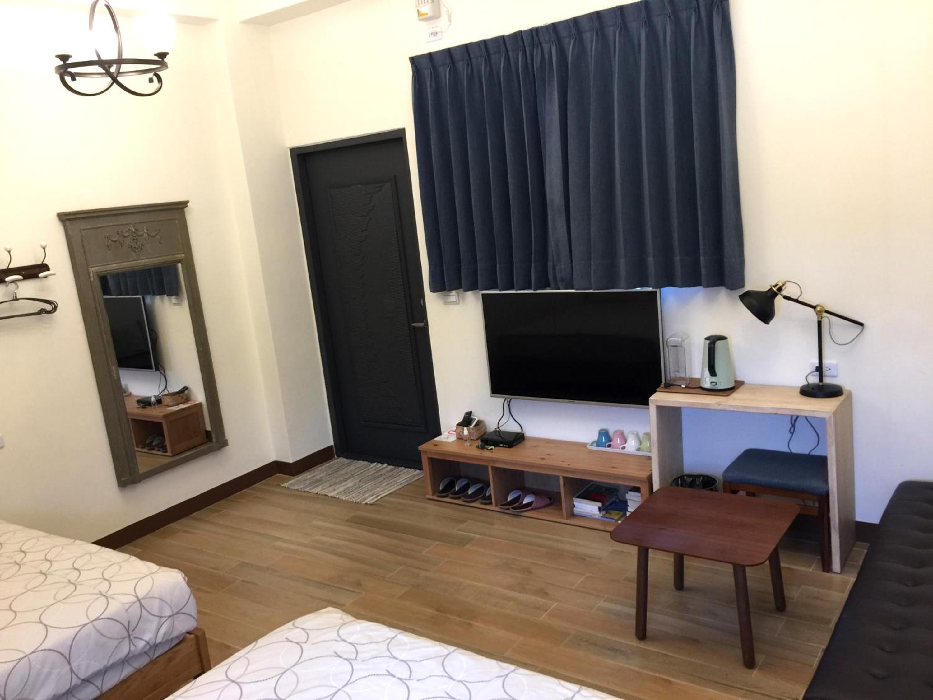 Quadruple Room with Private Bathroom photo 2