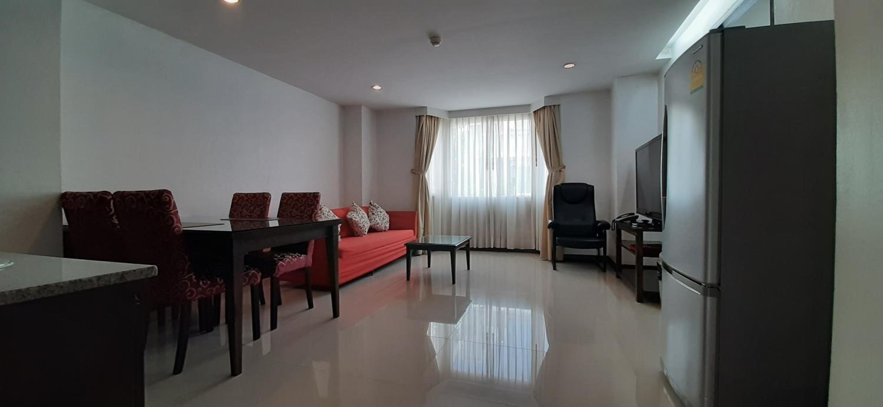 One-Bedroom Apartment photo 2