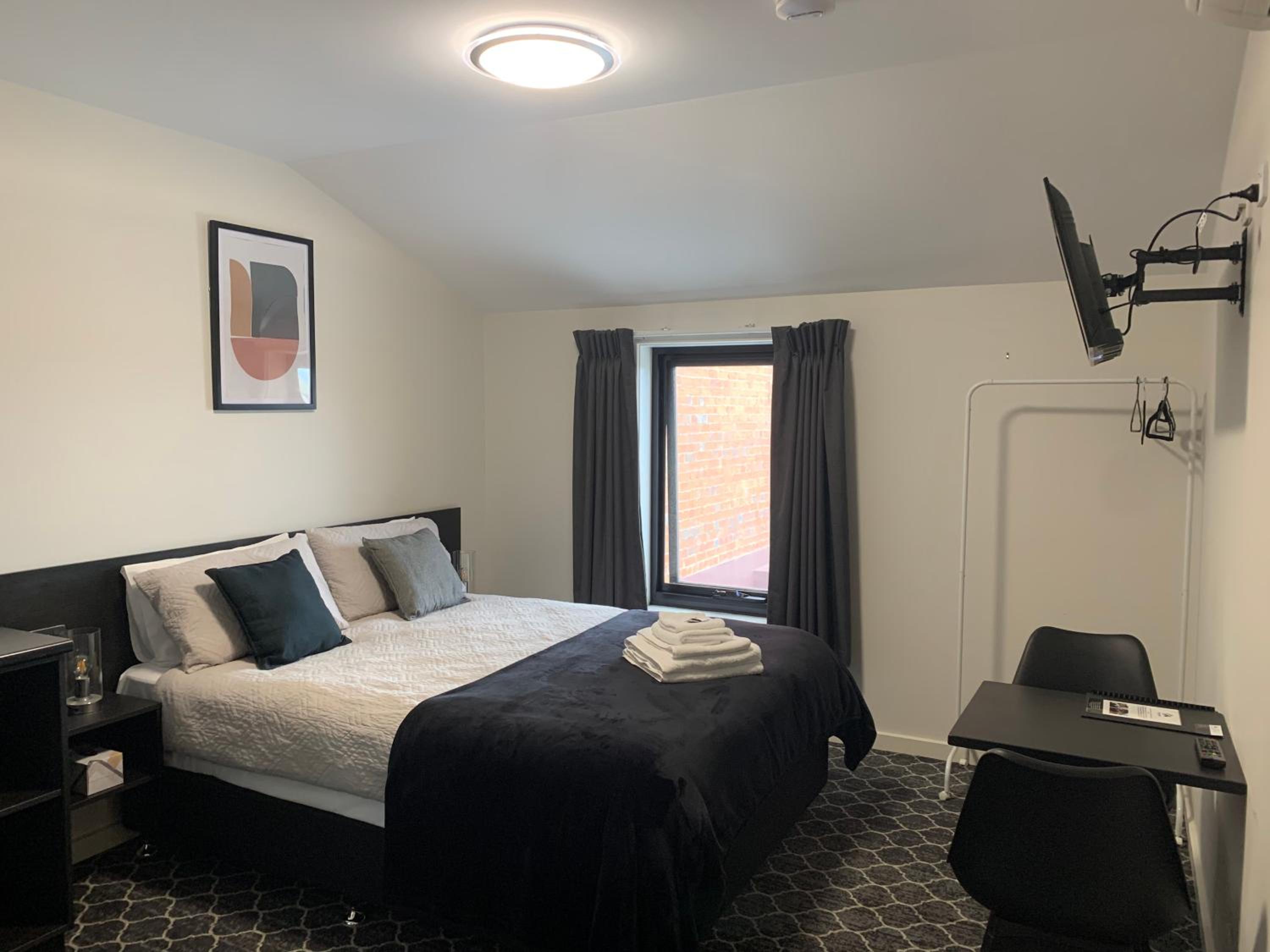 Queen Suite - Photo 1