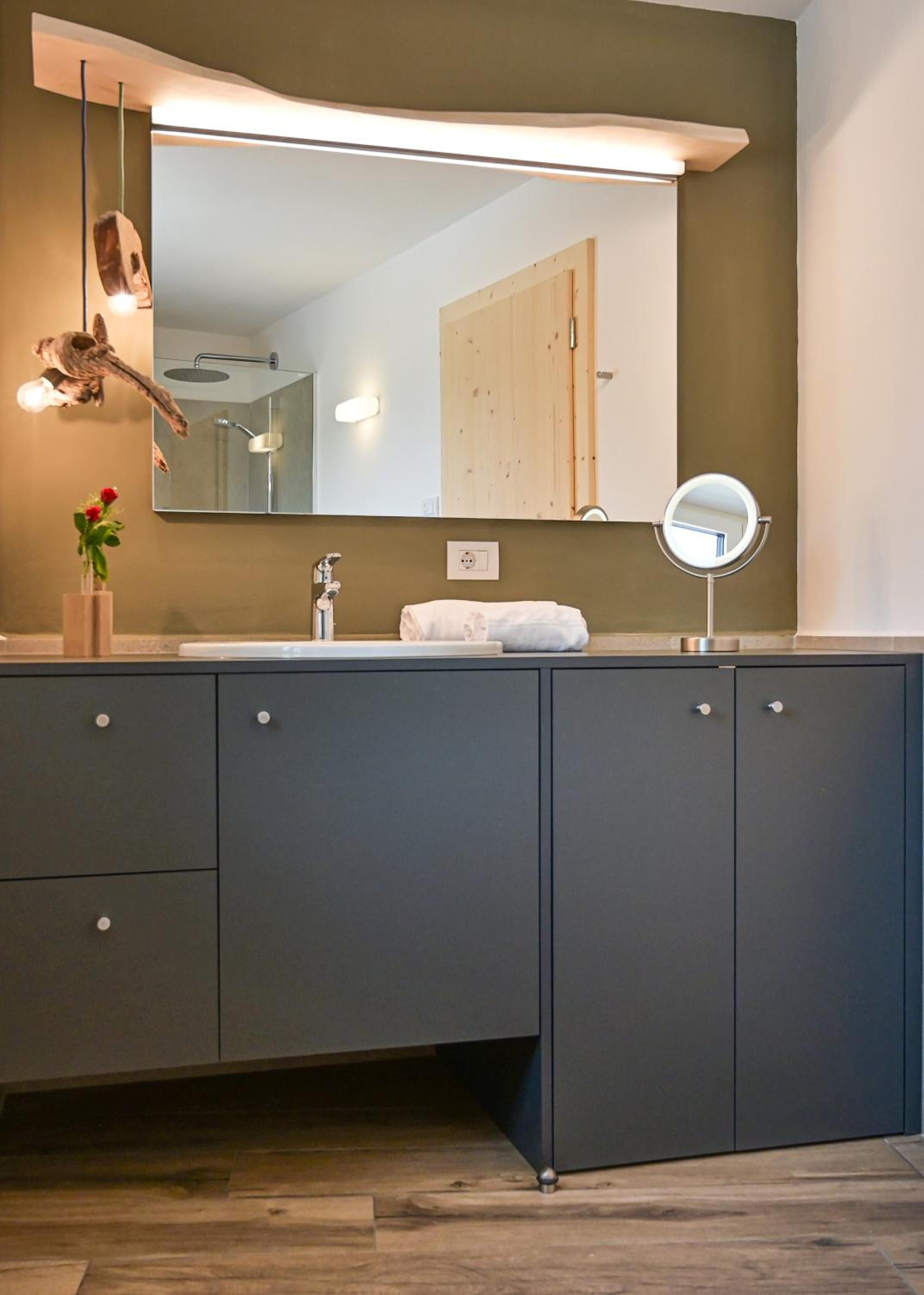 Apartment with Mountain View - Photo 8