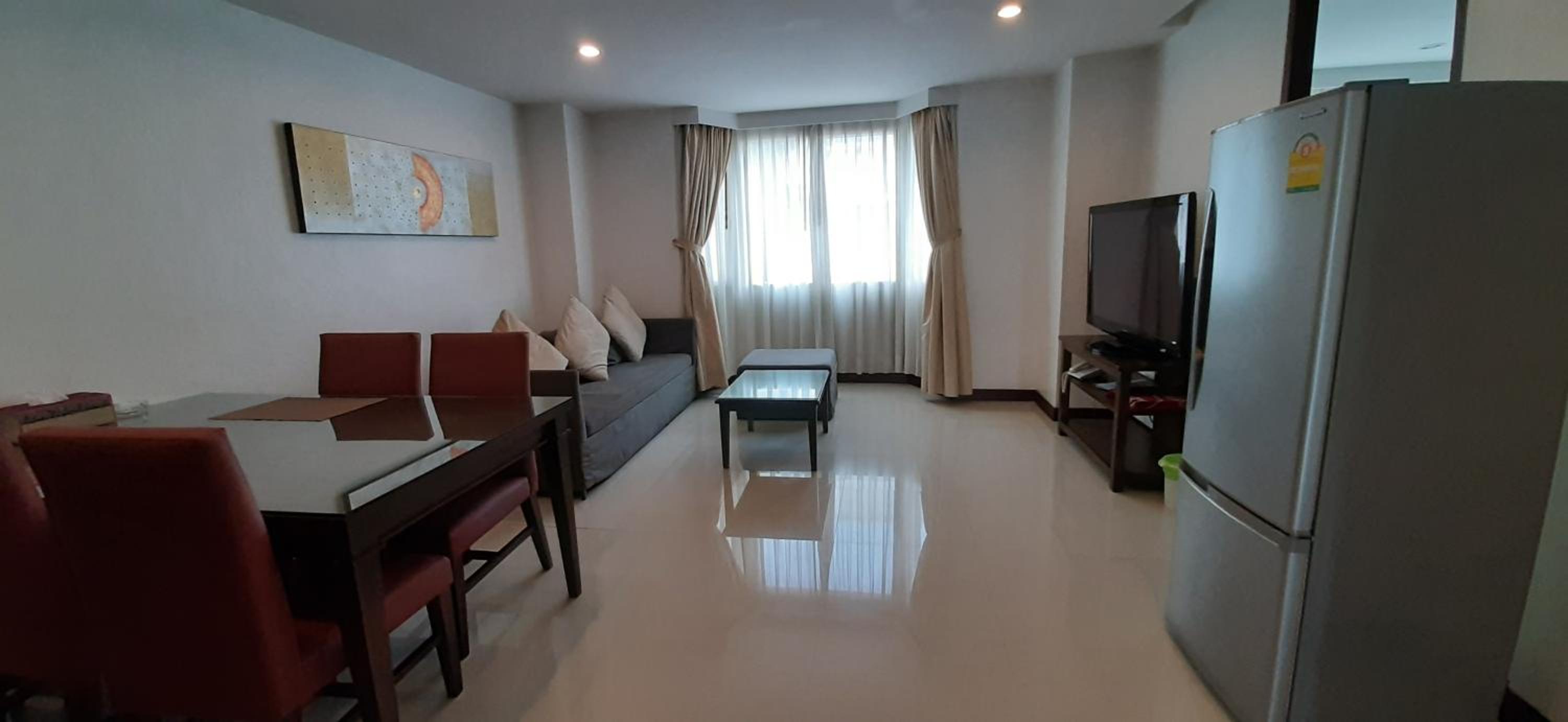 One-Bedroom Apartment photo 3