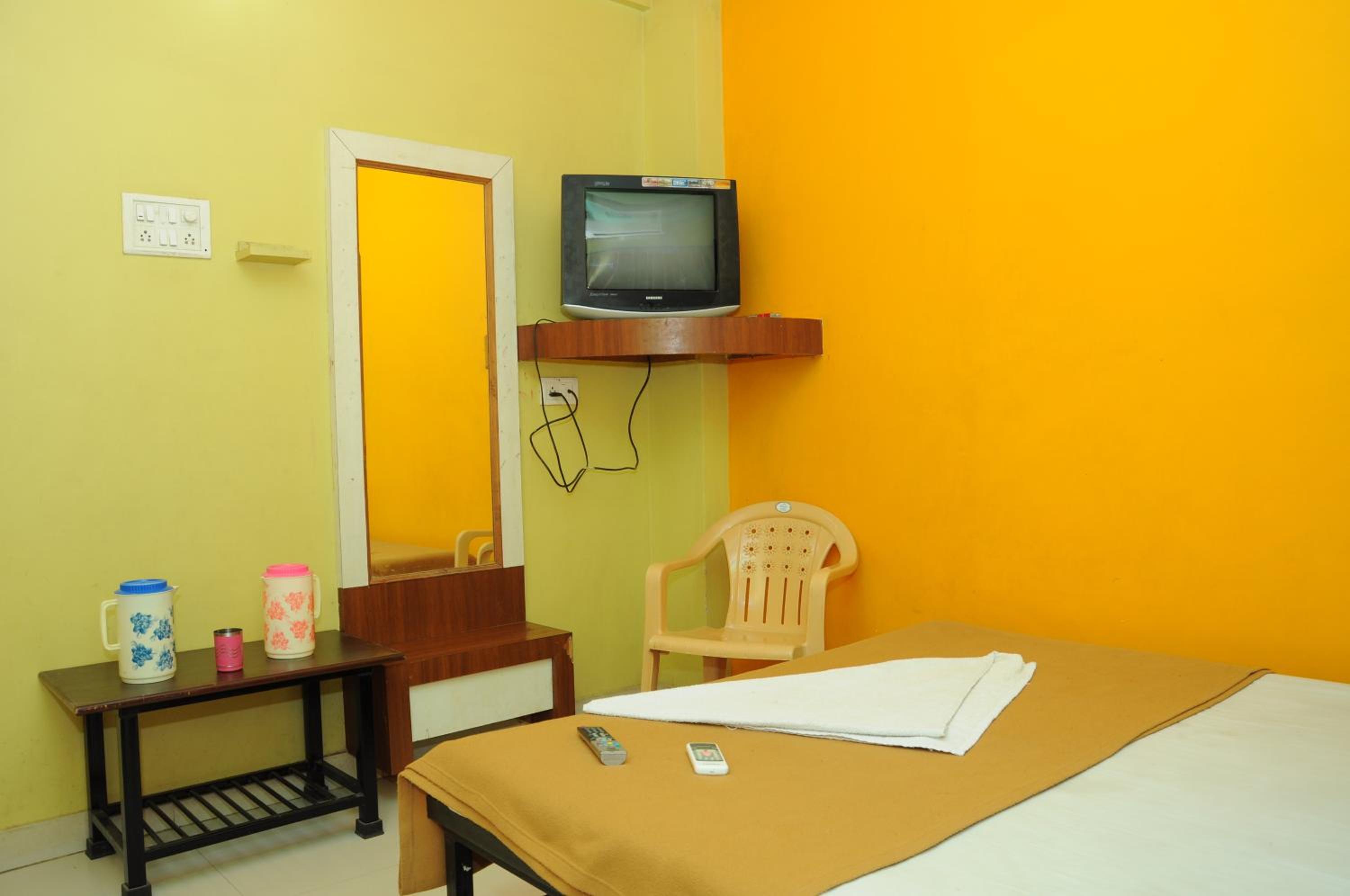 Standard Double Room With Fan photo 2
