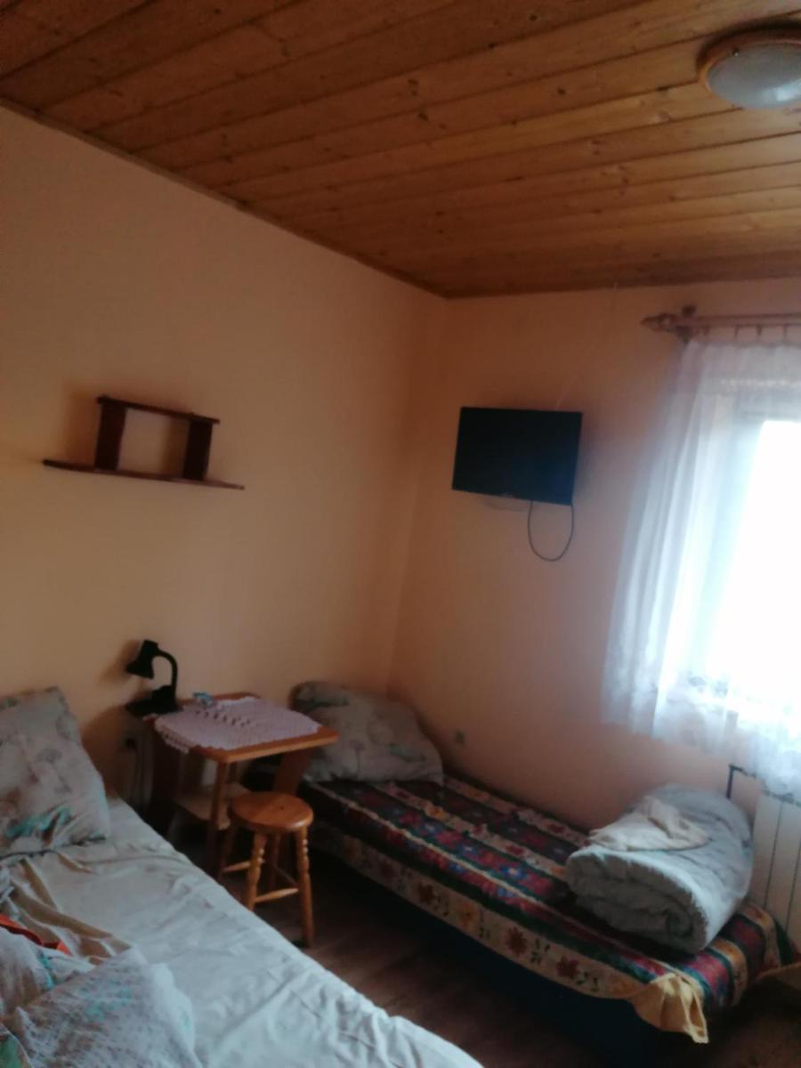 Large Double Room - Photo 1