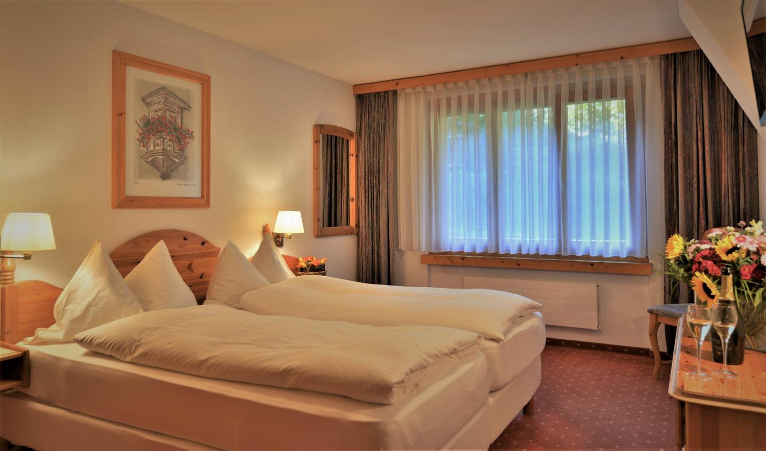 Suite - Photo 1