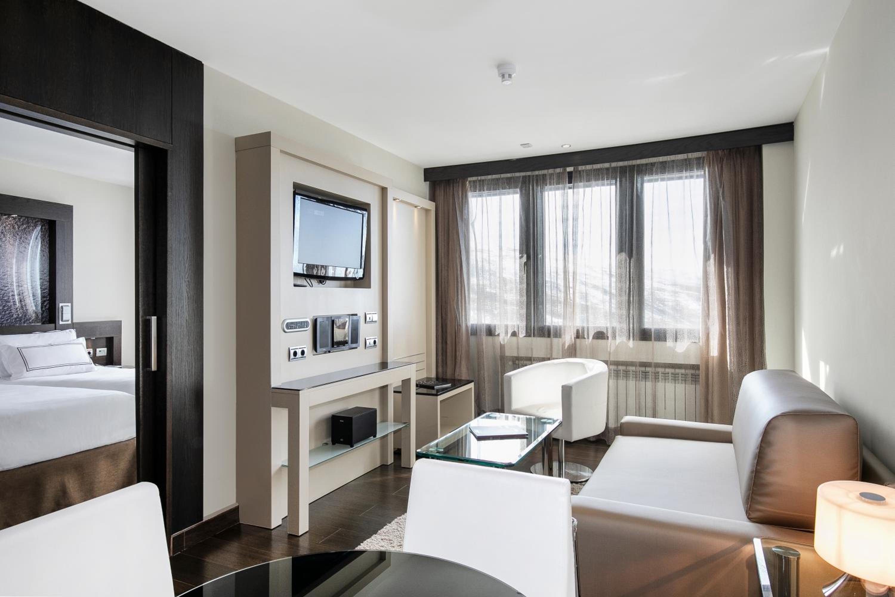 Suite - The Level