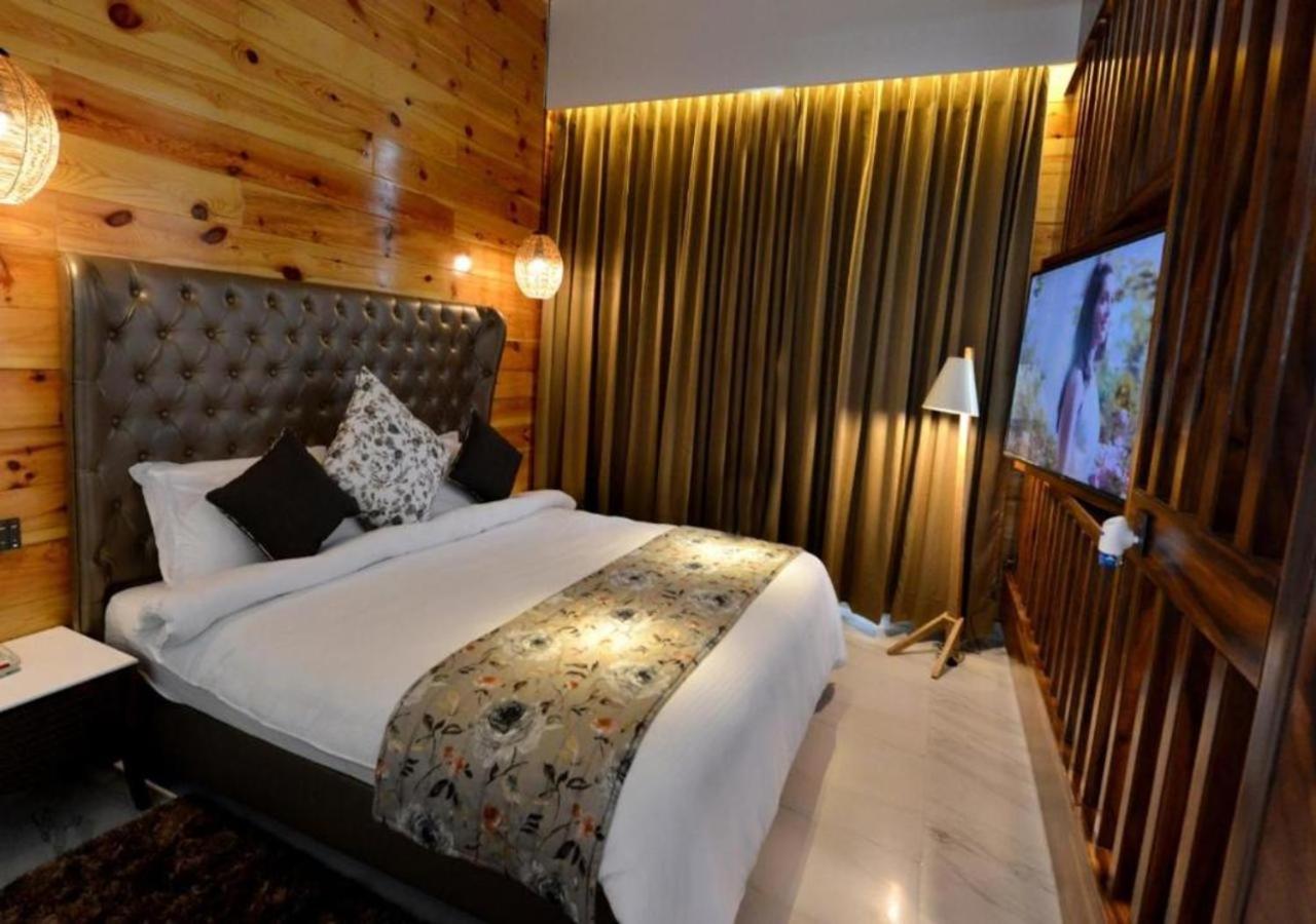 Double Room with Mountain View - Photo 1