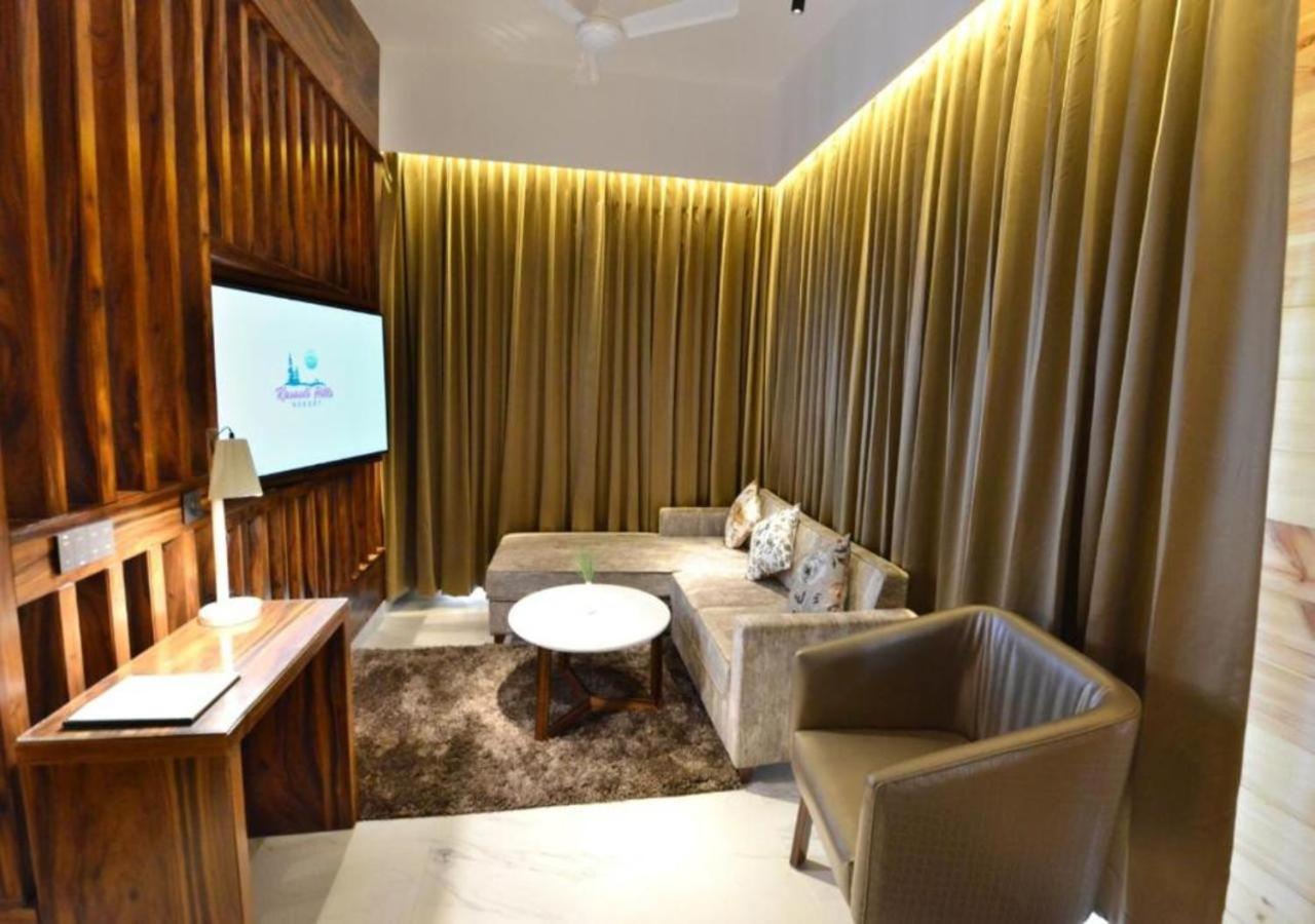 Superior King Room - Photo 11