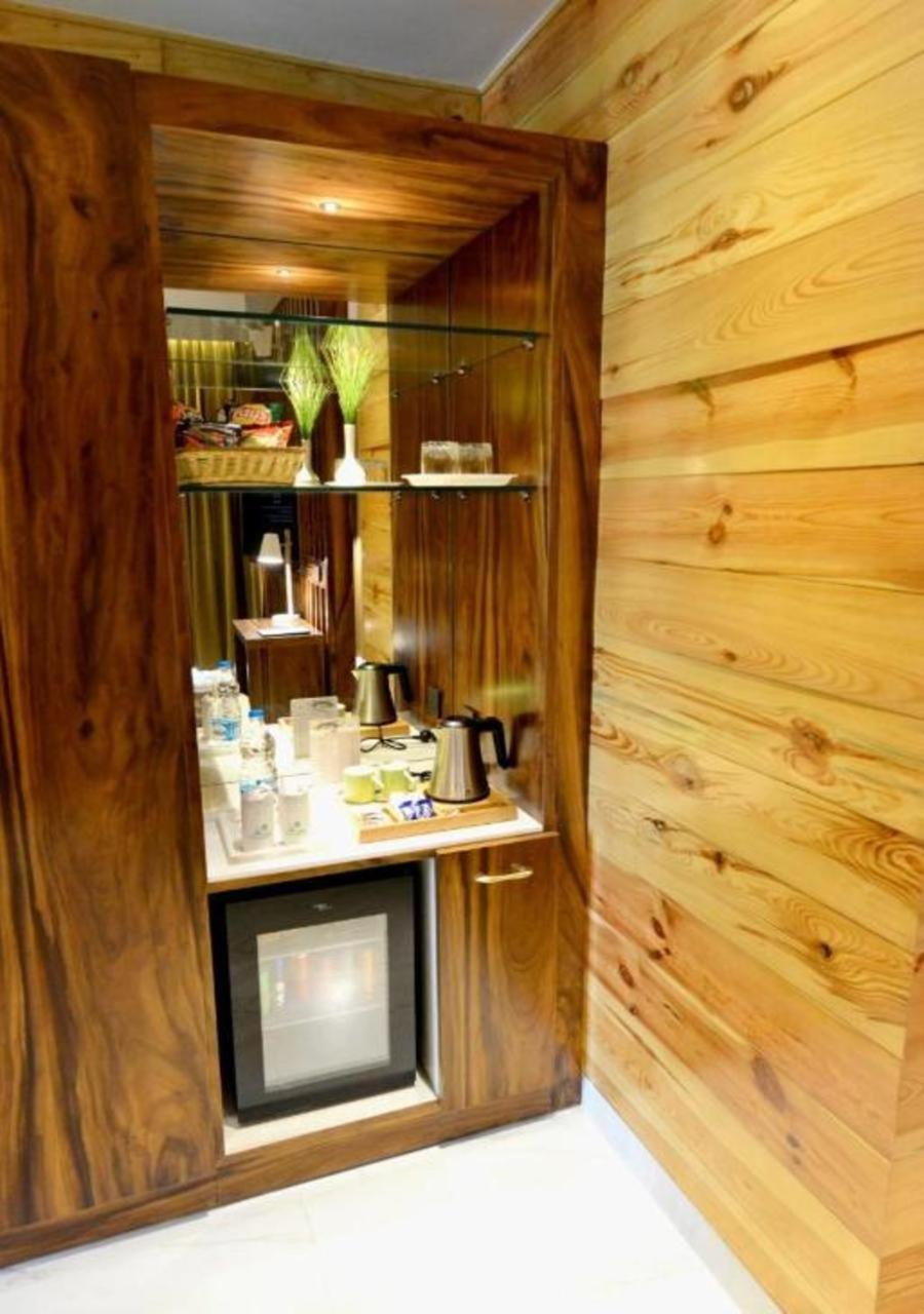 Superior King Room - Photo 13