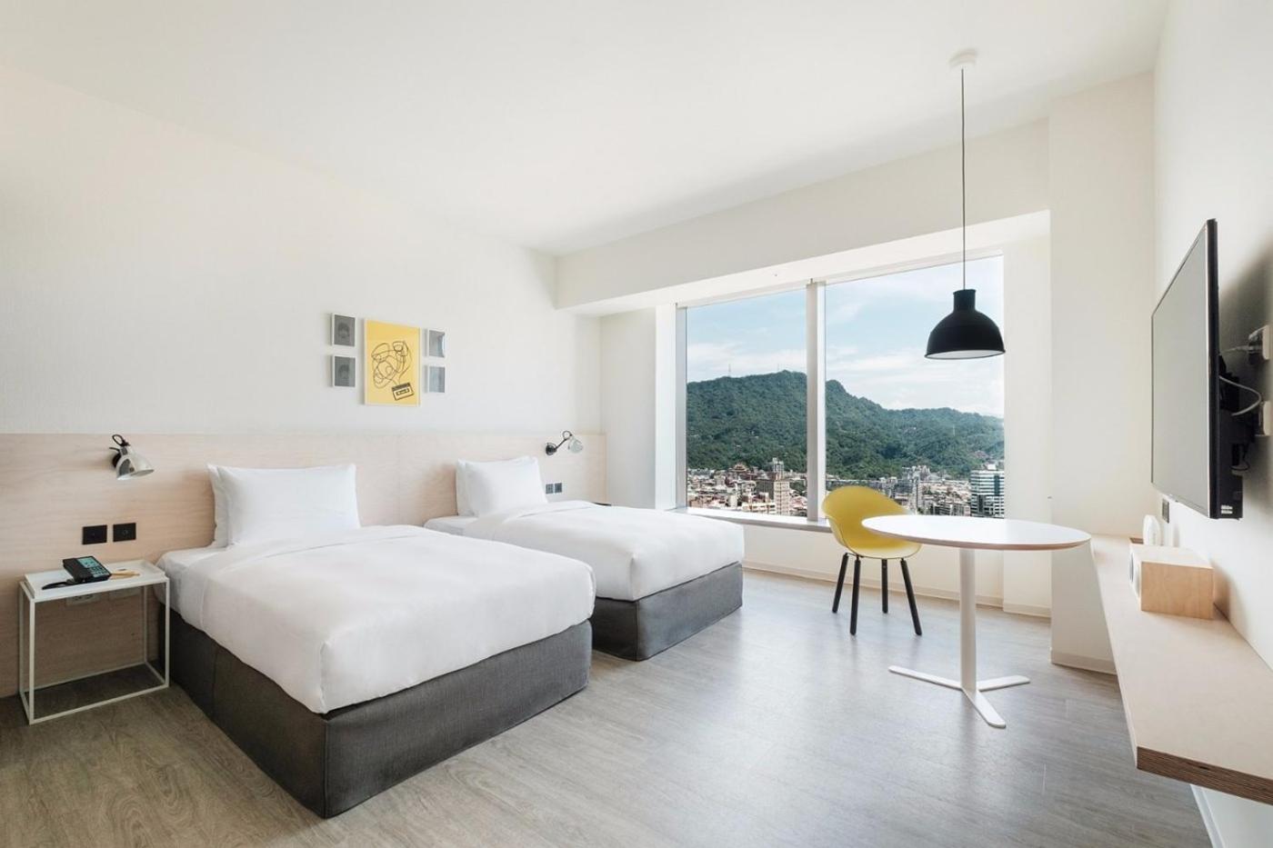 Medium Twin 101 View Room - Photo 1