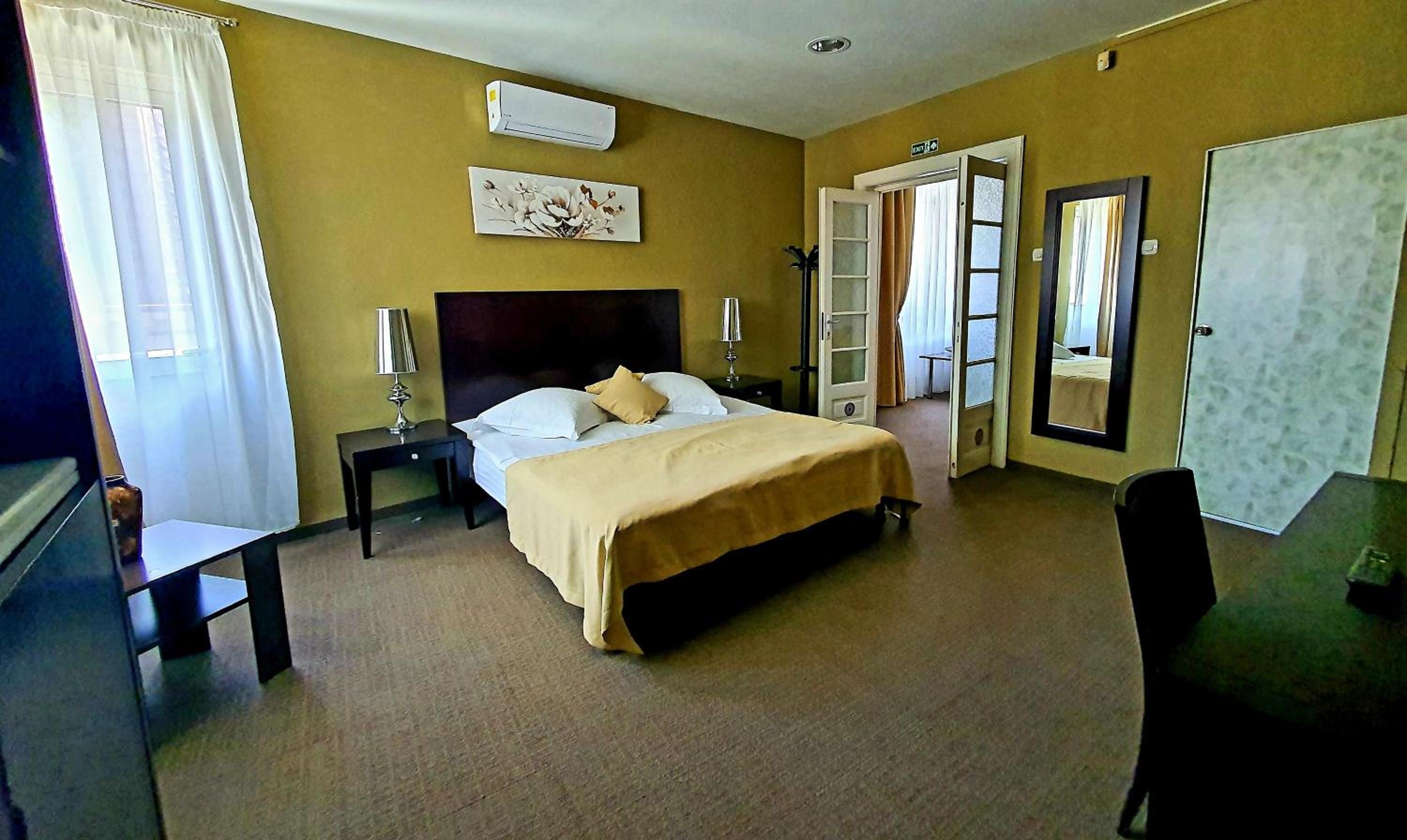 One-Bedroom Villa - Photo 2
