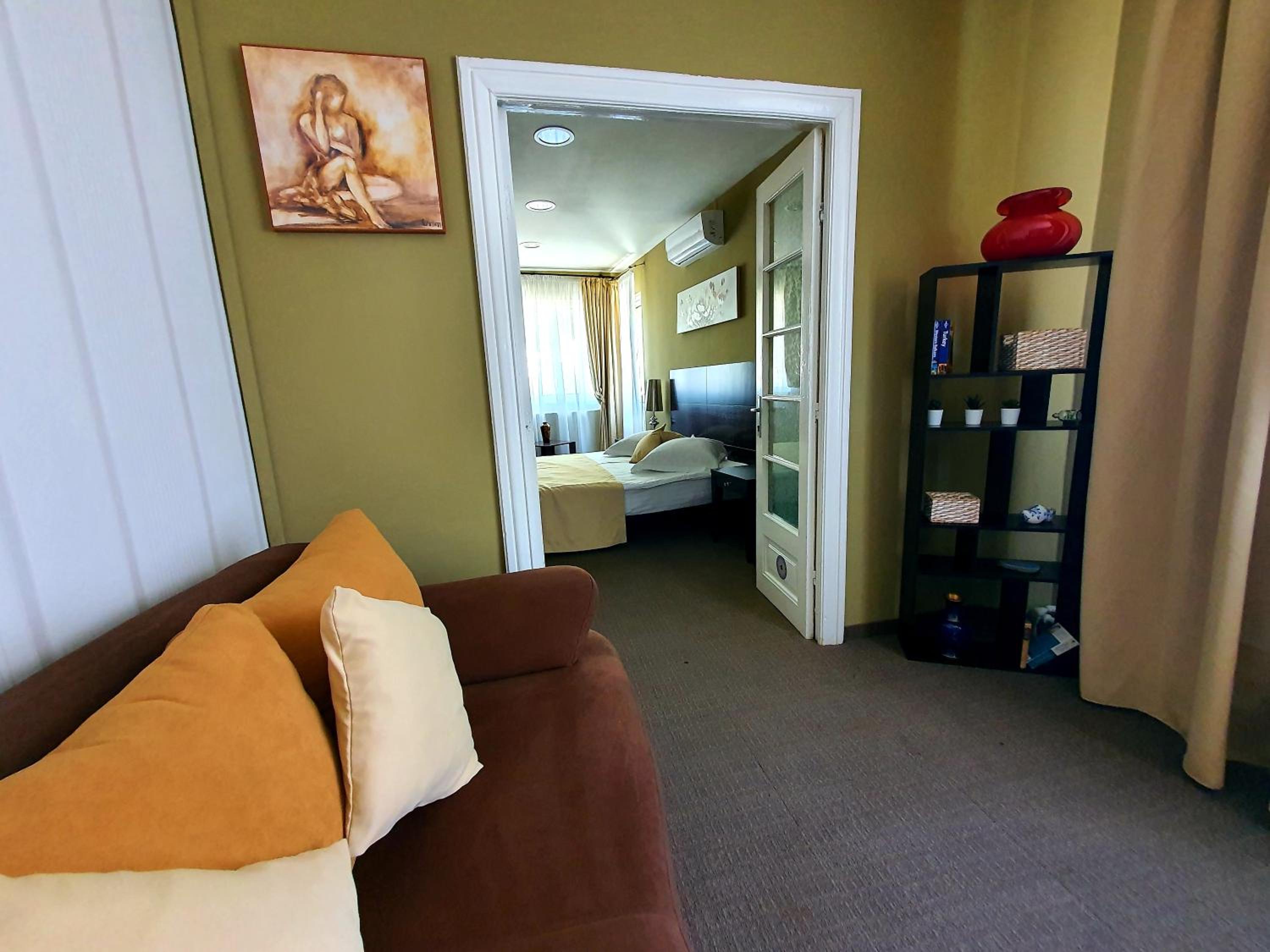 One-Bedroom Villa - Photo 4