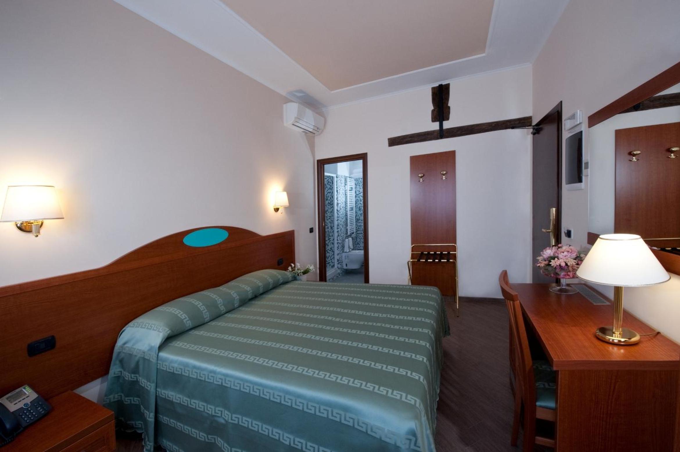 Double Room photo 3