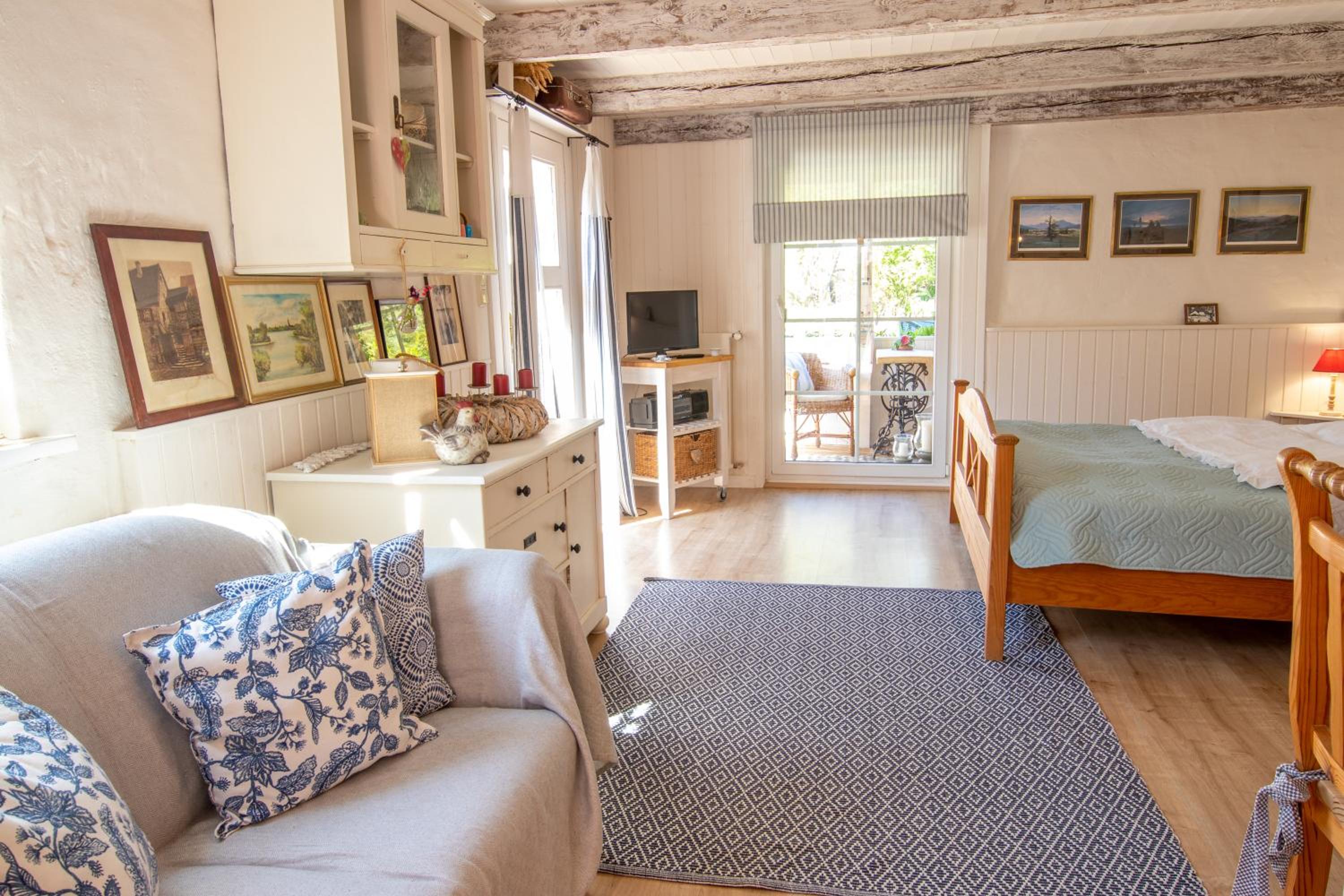 Apartment with Terrace photo 3