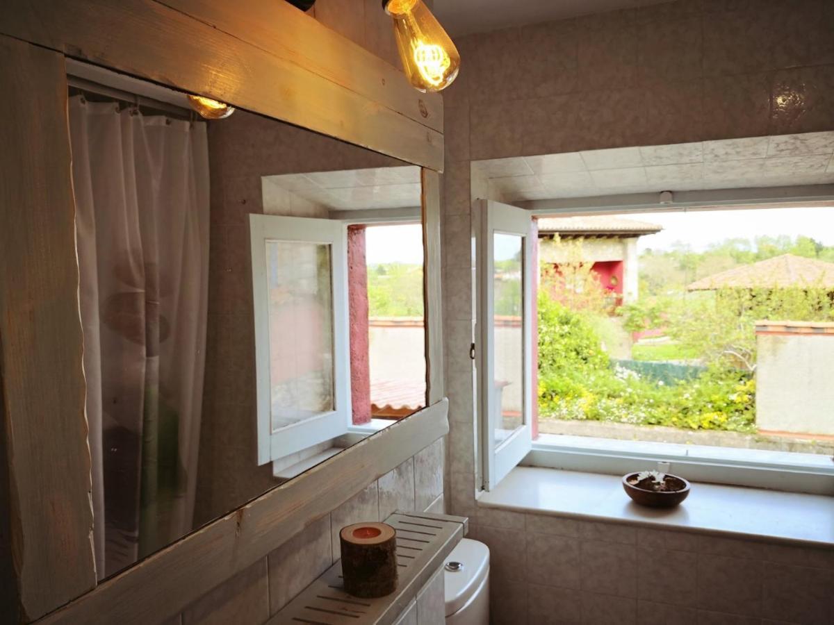 Twin Room with Shared Bathroom photo 2