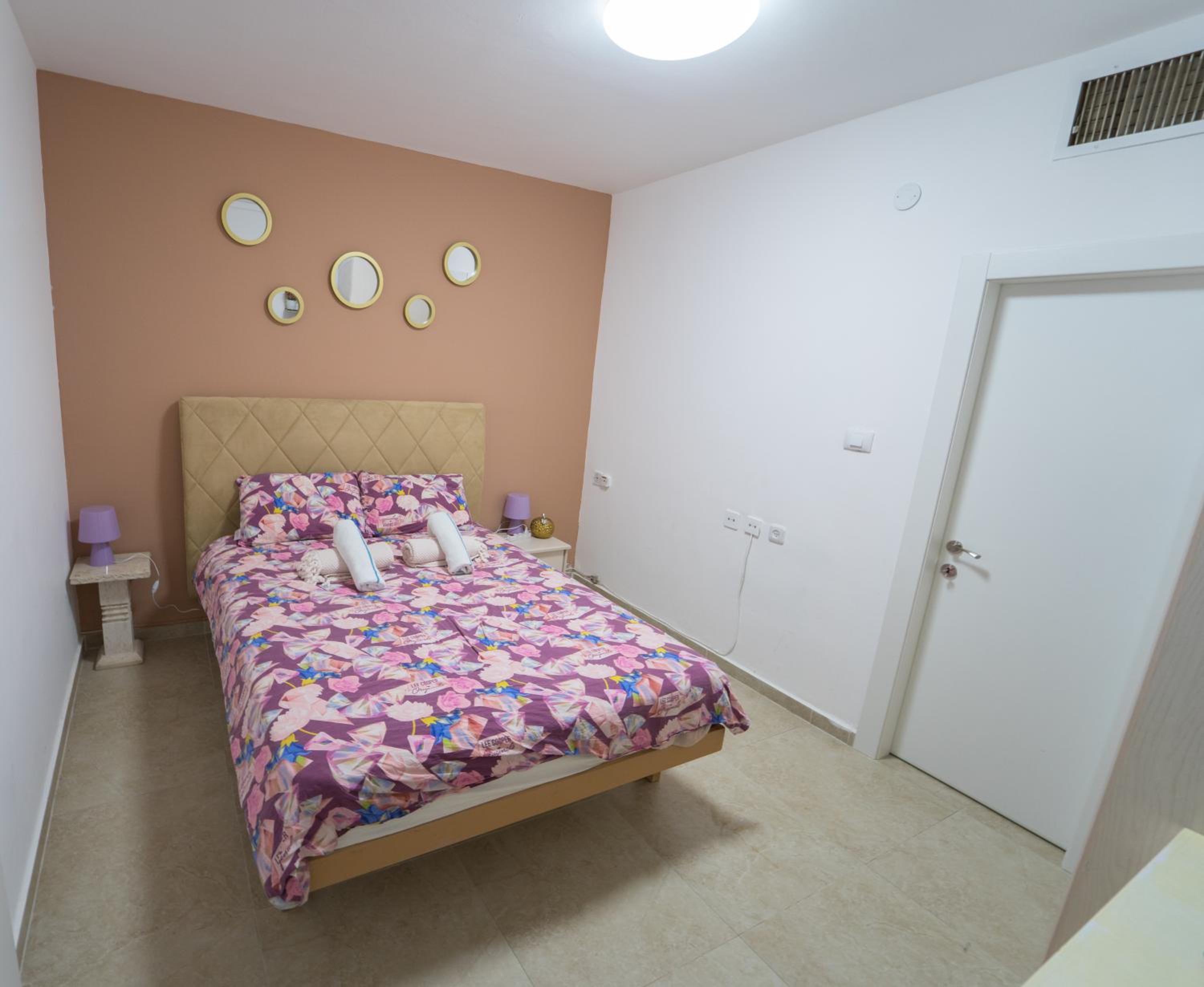 One-Bedroom Apartment - Ground Floor - Photo 6