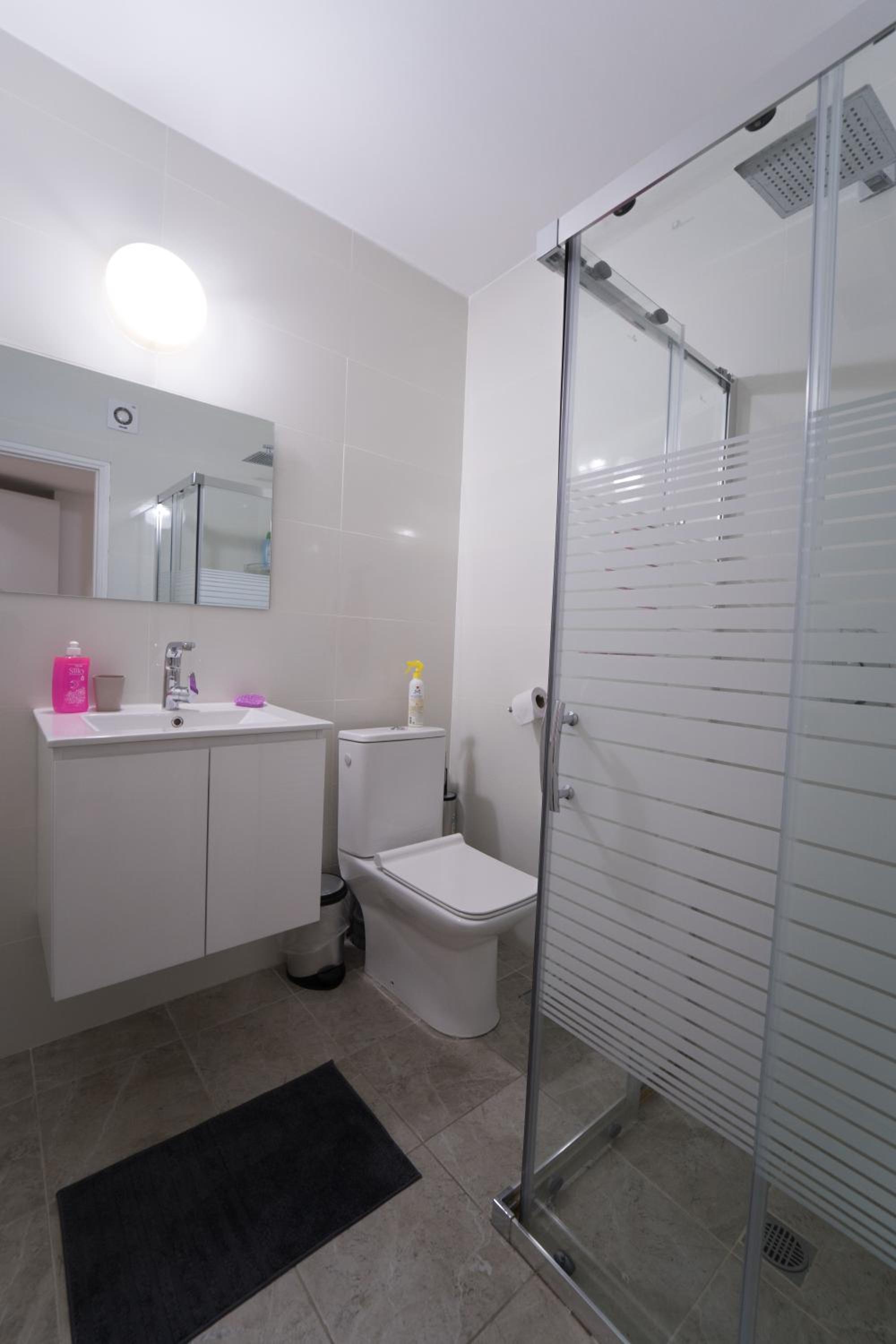 One-Bedroom Apartment - Ground Floor - Photo 7
