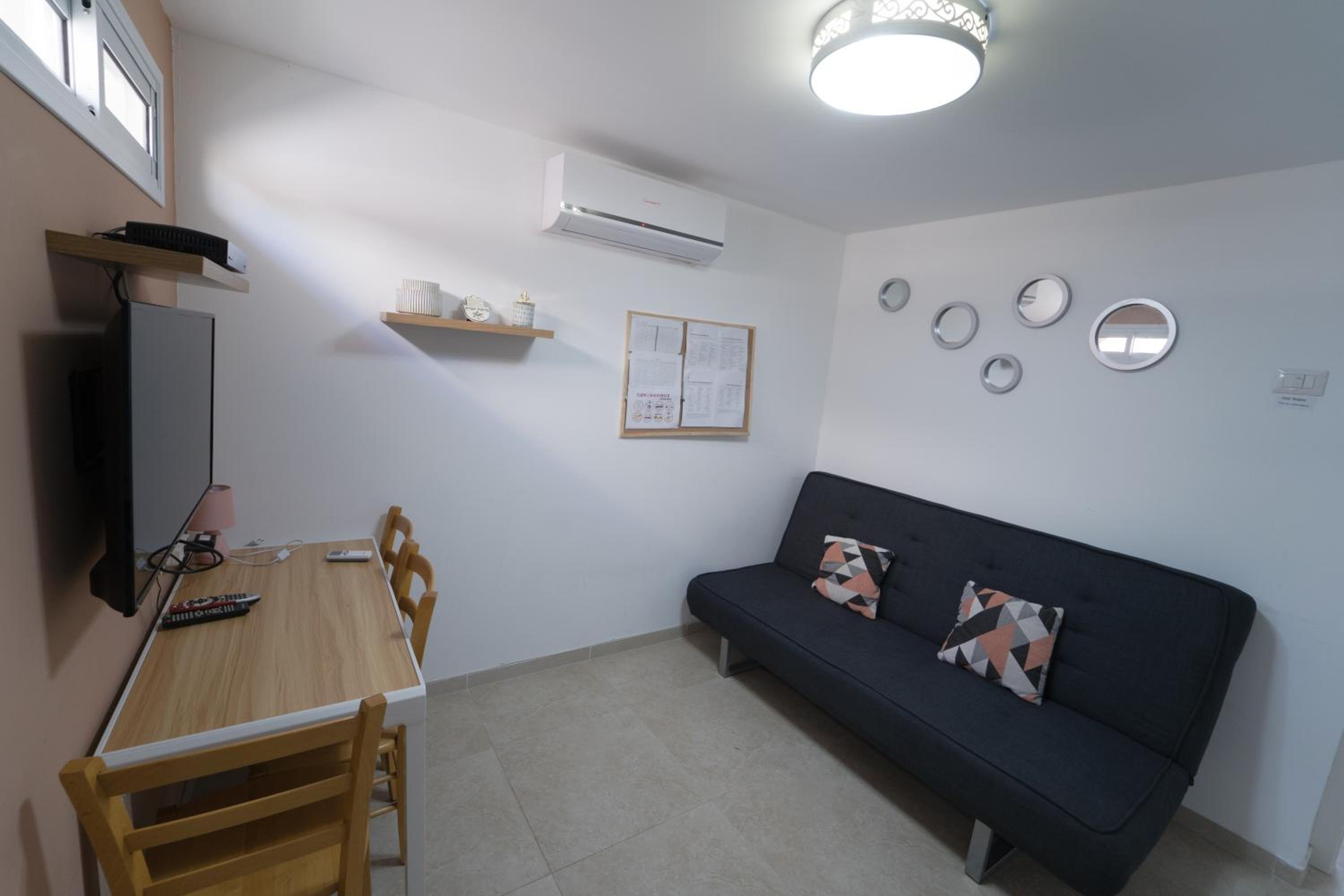 One-Bedroom Apartment - Ground Floor - Photo 8