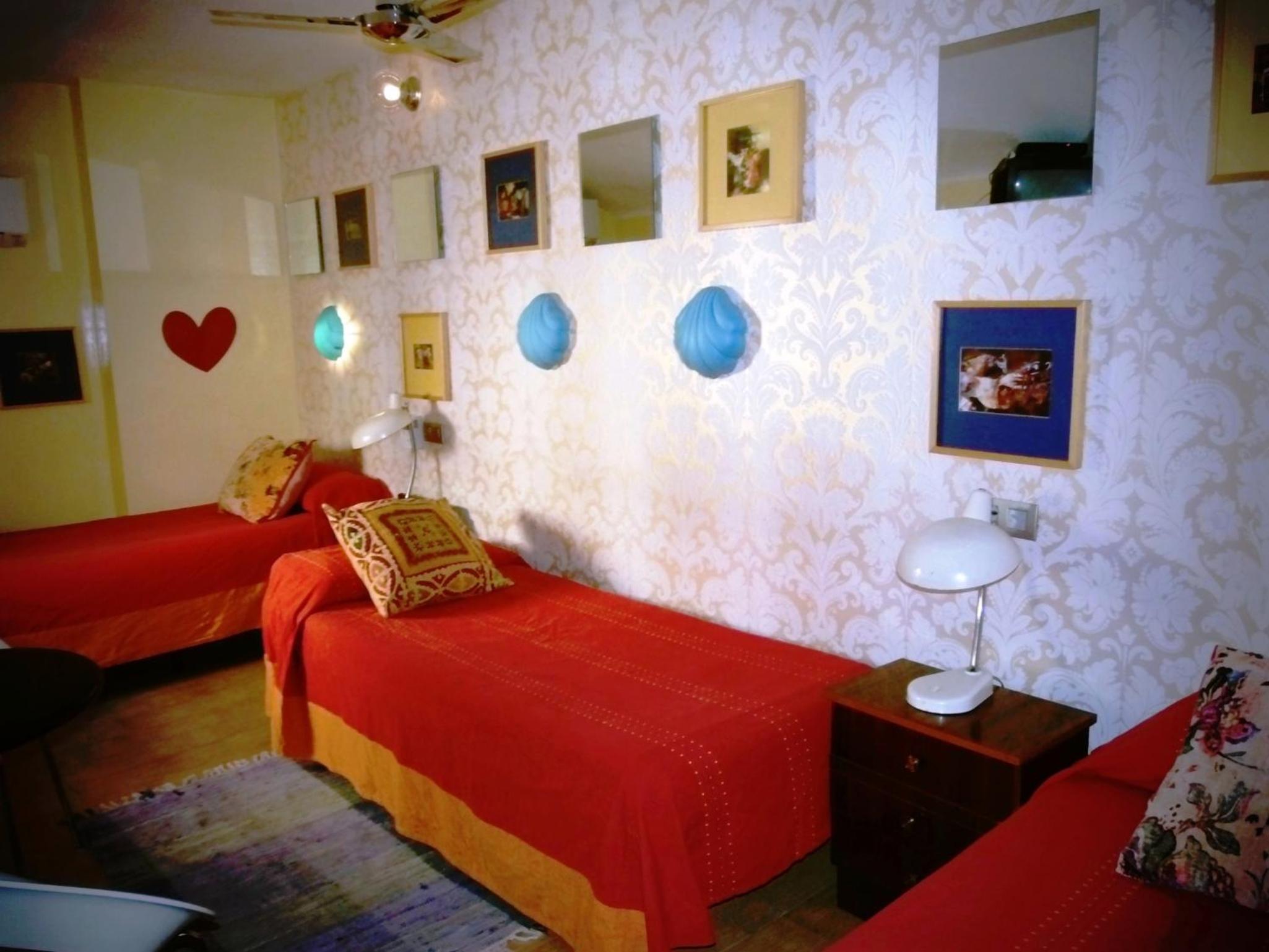 Twin Room with Extra Bed photo 2