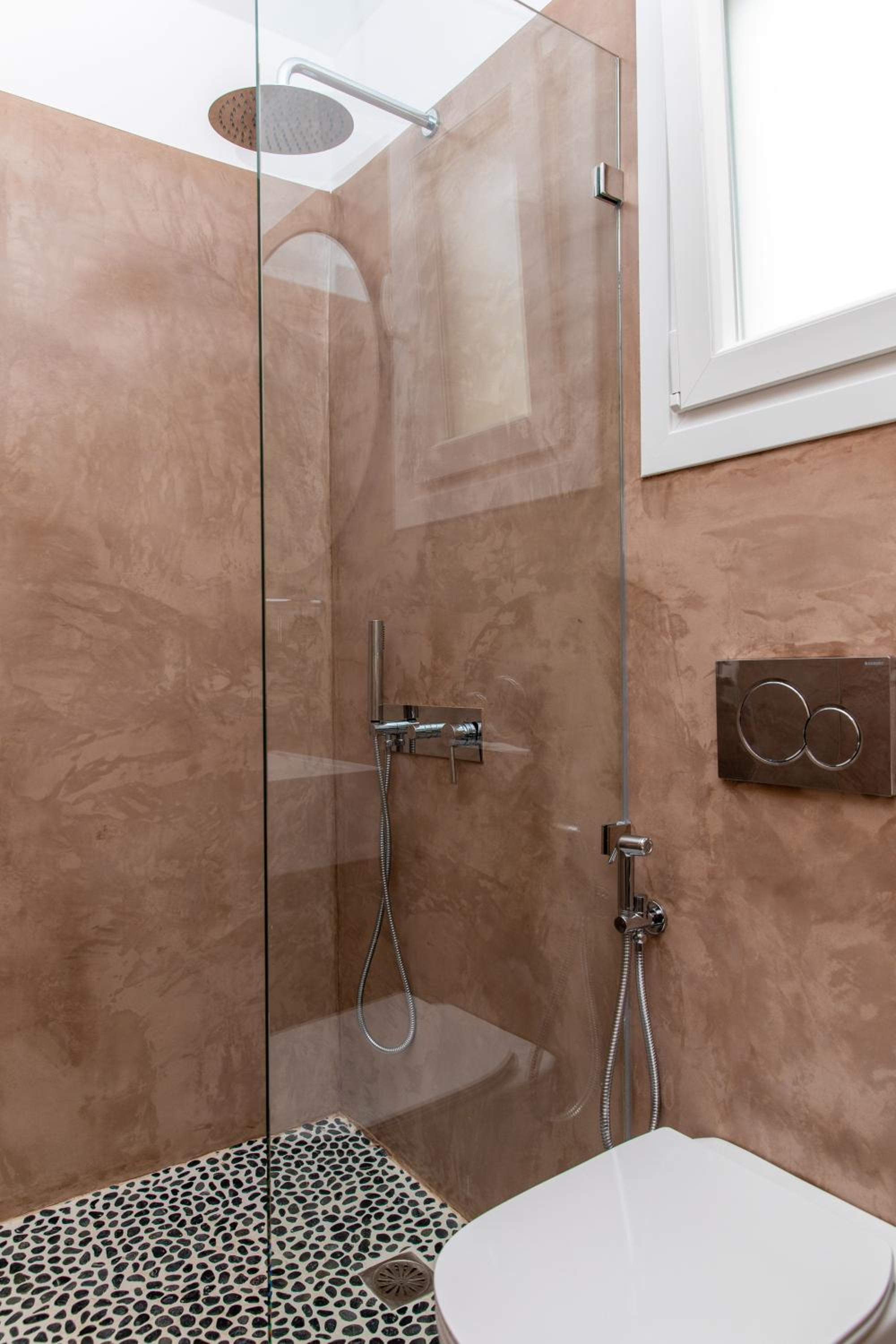 Superior King Suite - Photo 26