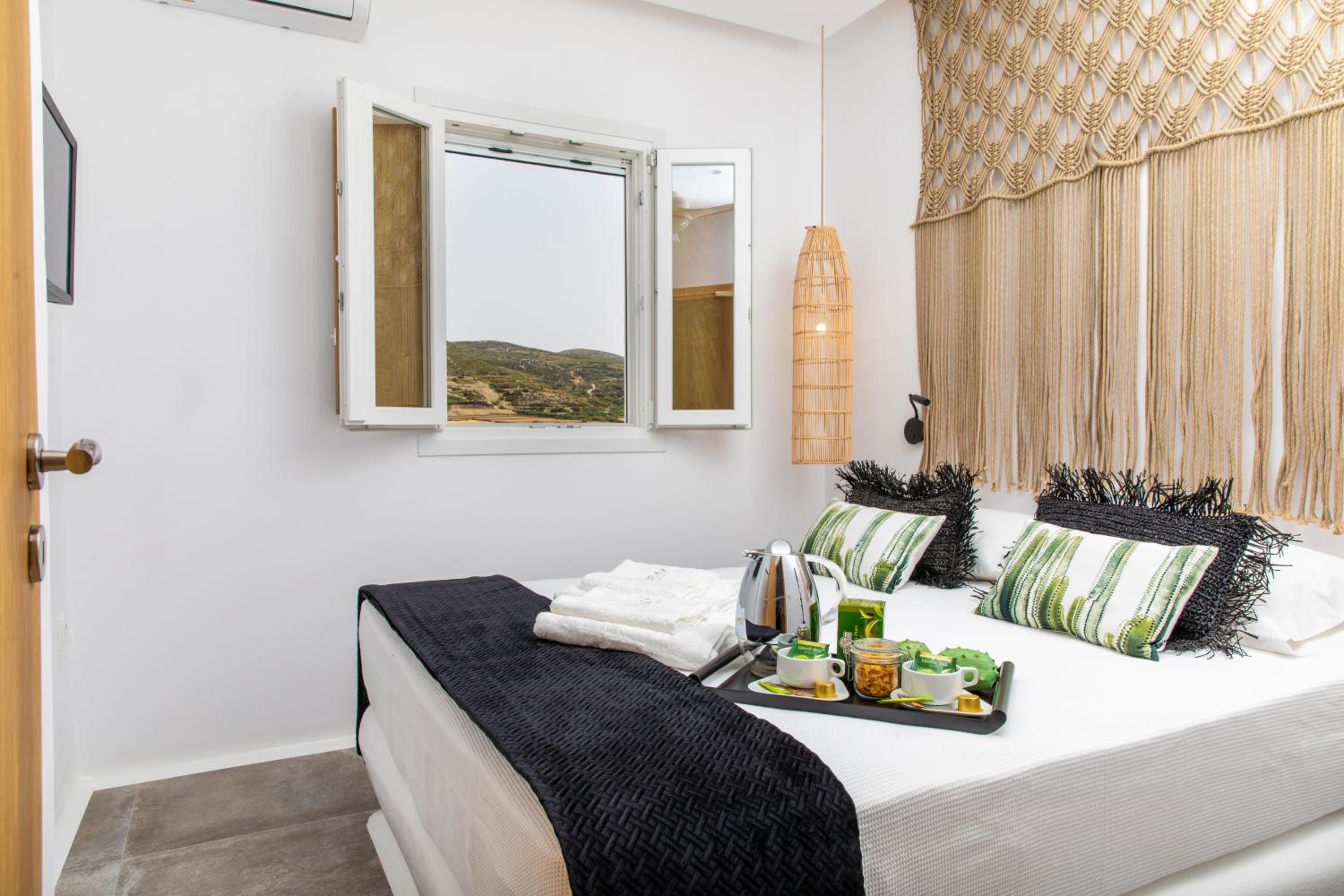 Superior King Suite - Photo 16