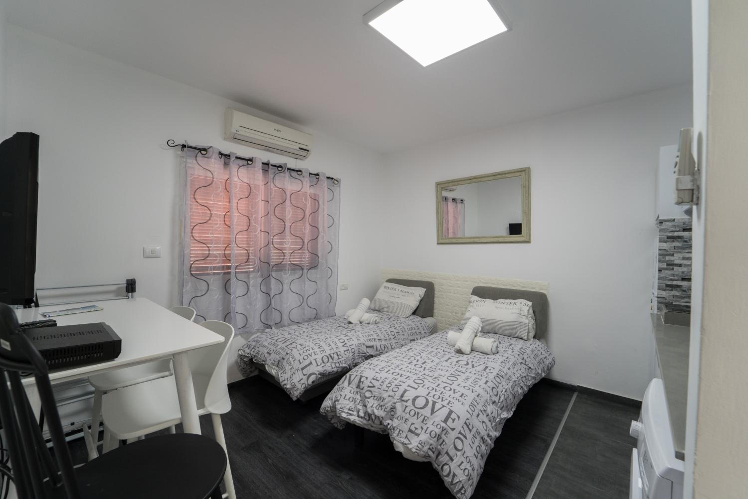 One-Bedroom Apartment - First Floor - Photo 5