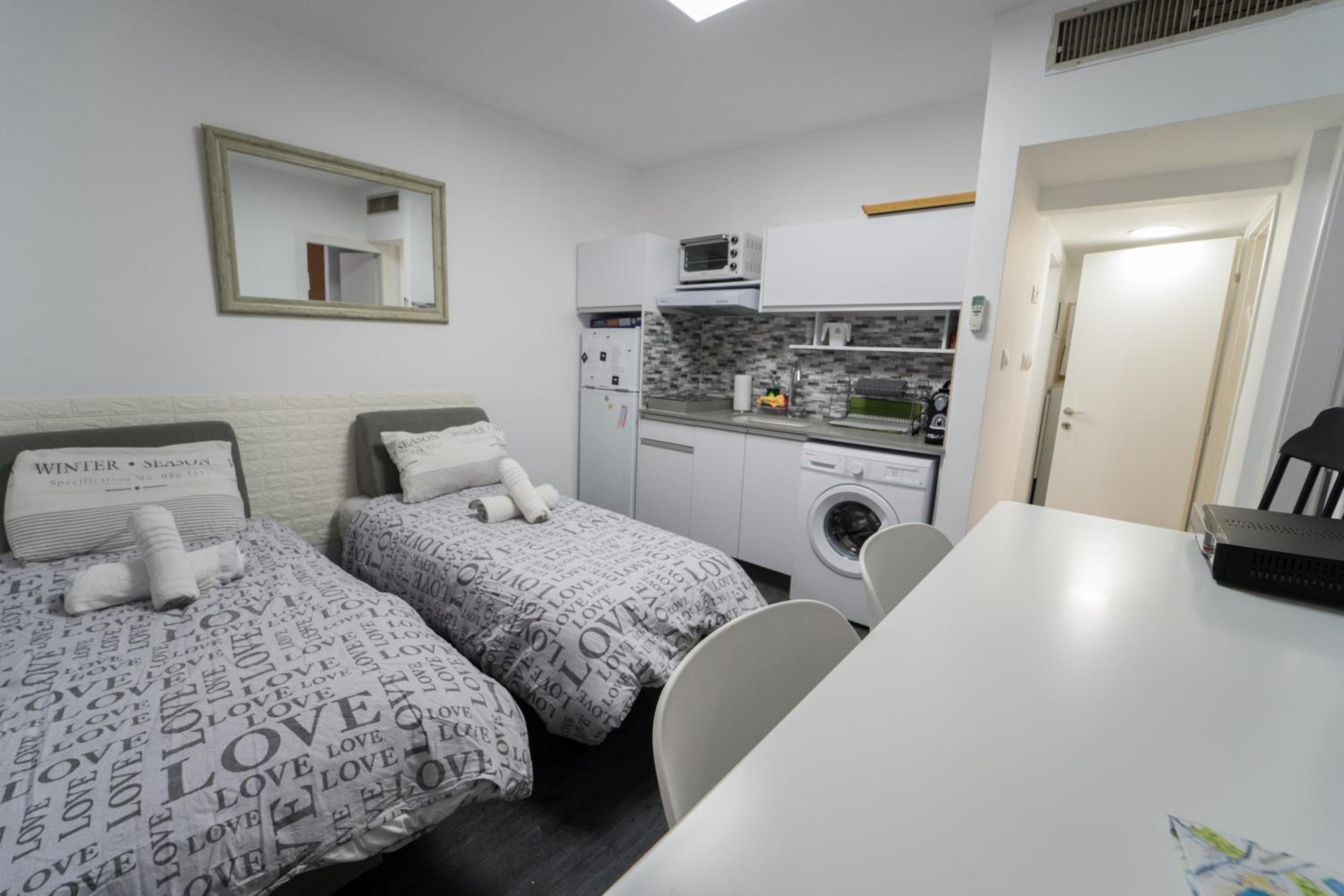 One-Bedroom Apartment - First Floor - Photo 4