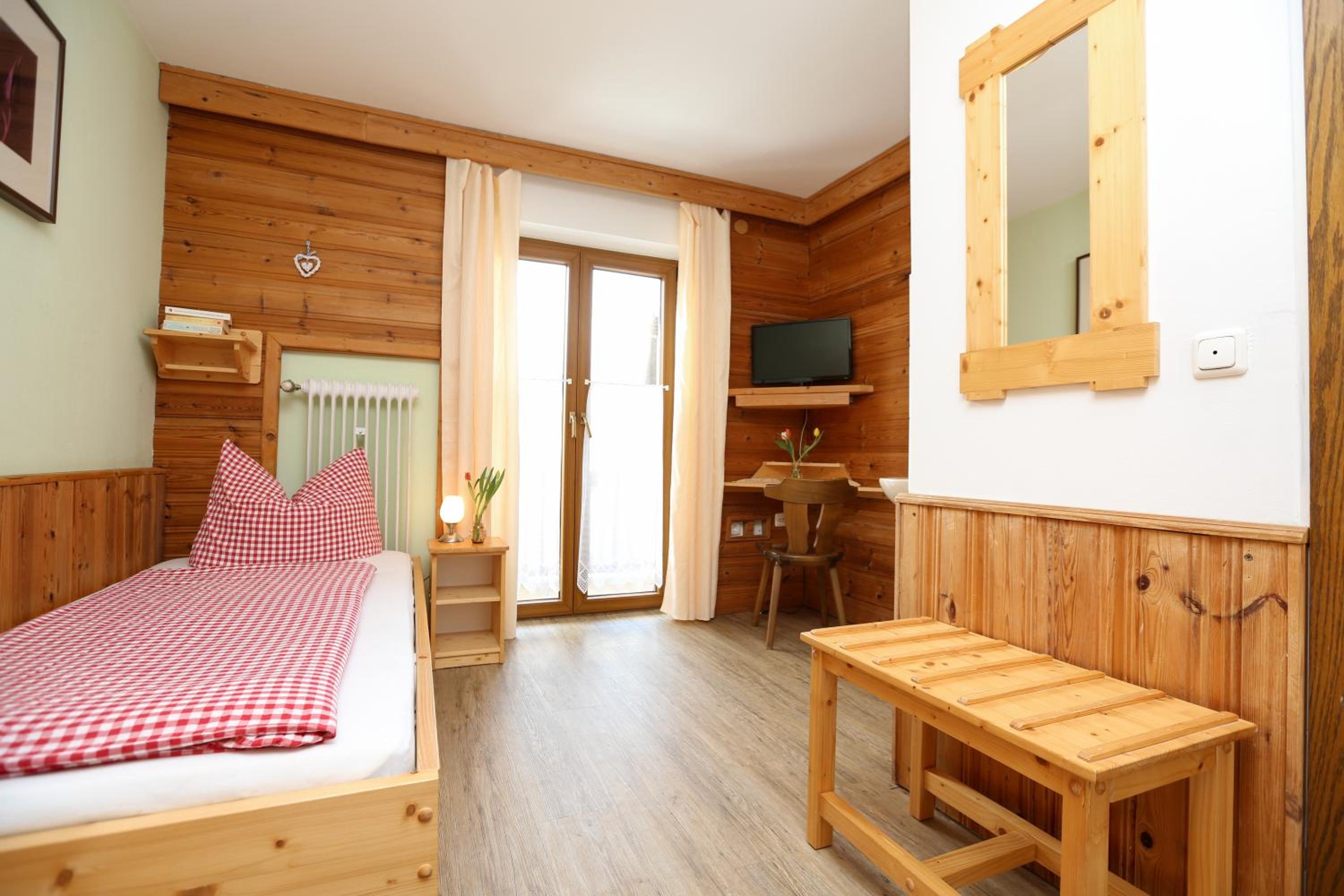 Single Room with Balcony photo 1