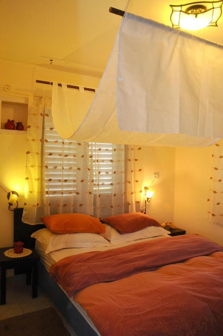 One-Bedroom Apartment with Balcony - Photo 7