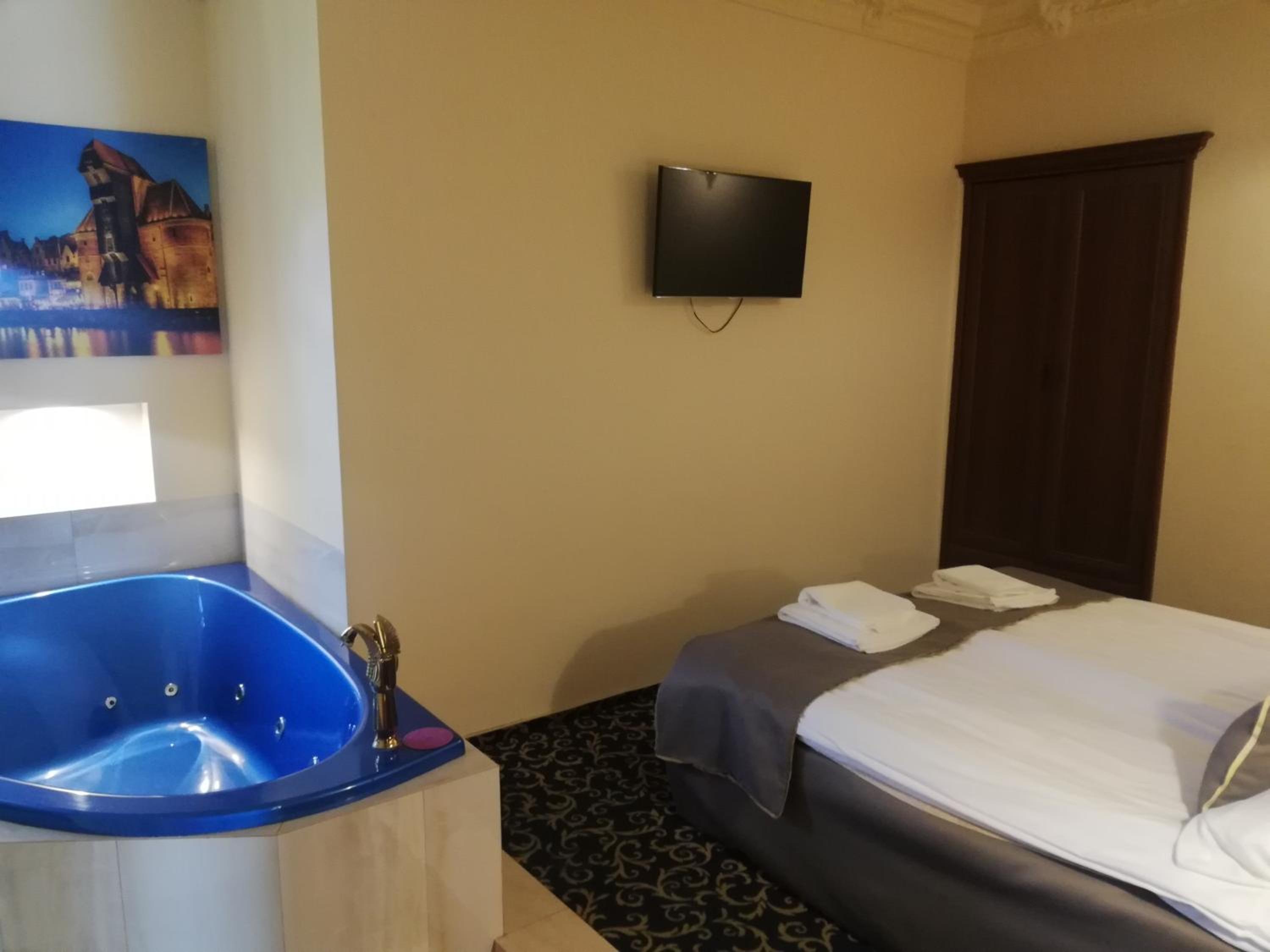 Suite With Spa Bath photo 3