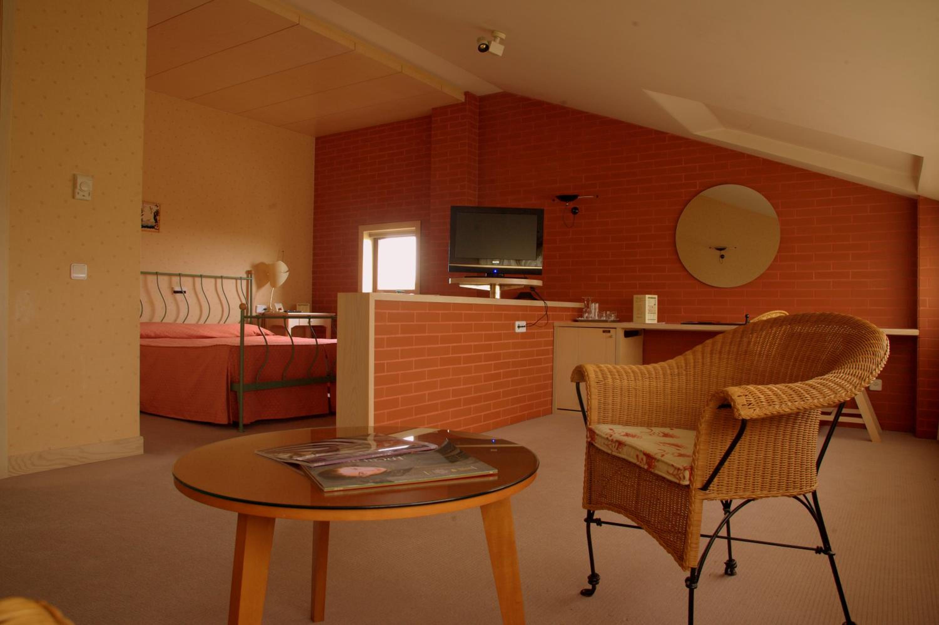 Standard Suite - Photo 21