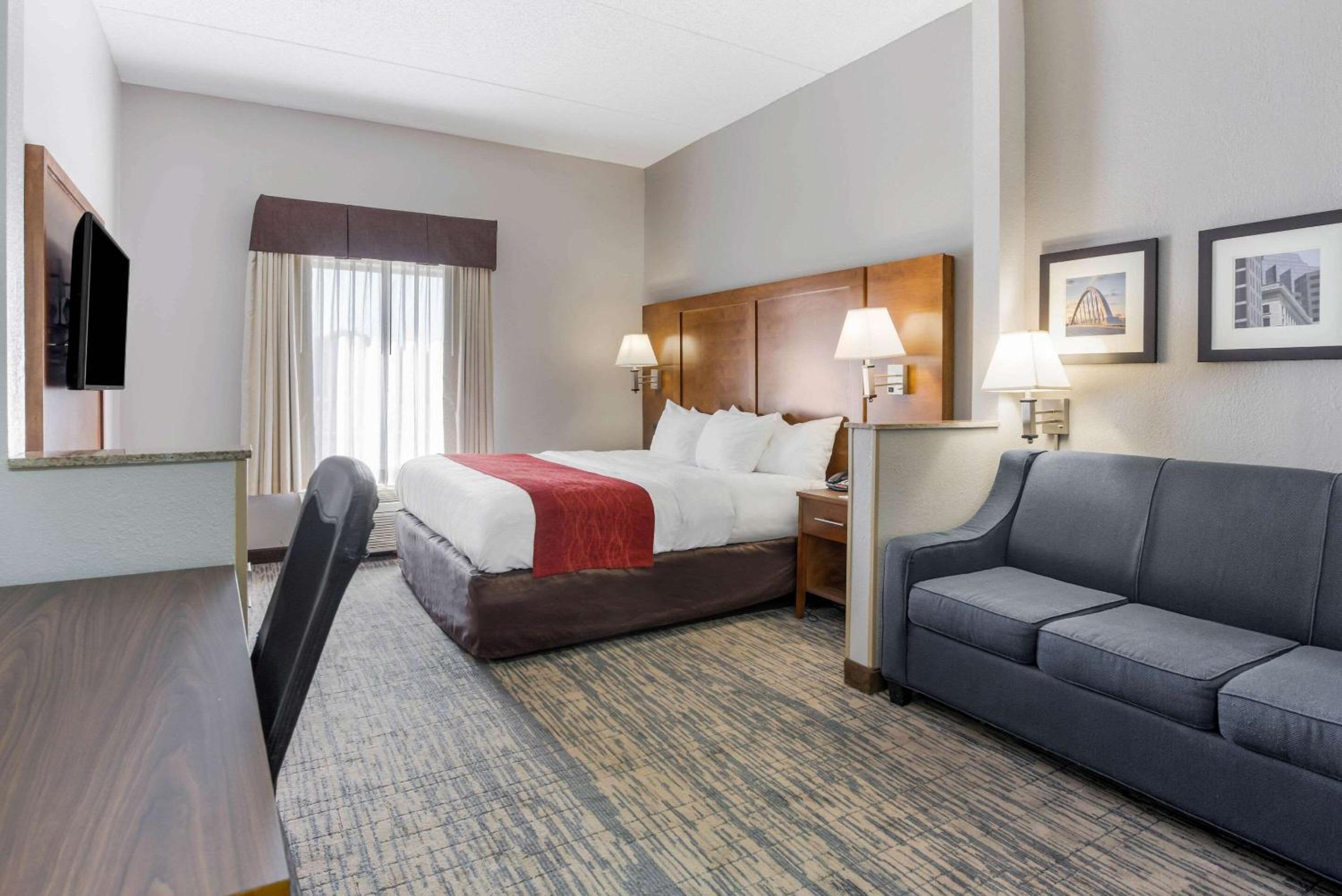 King Suite - Non-Smoking - Photo 1