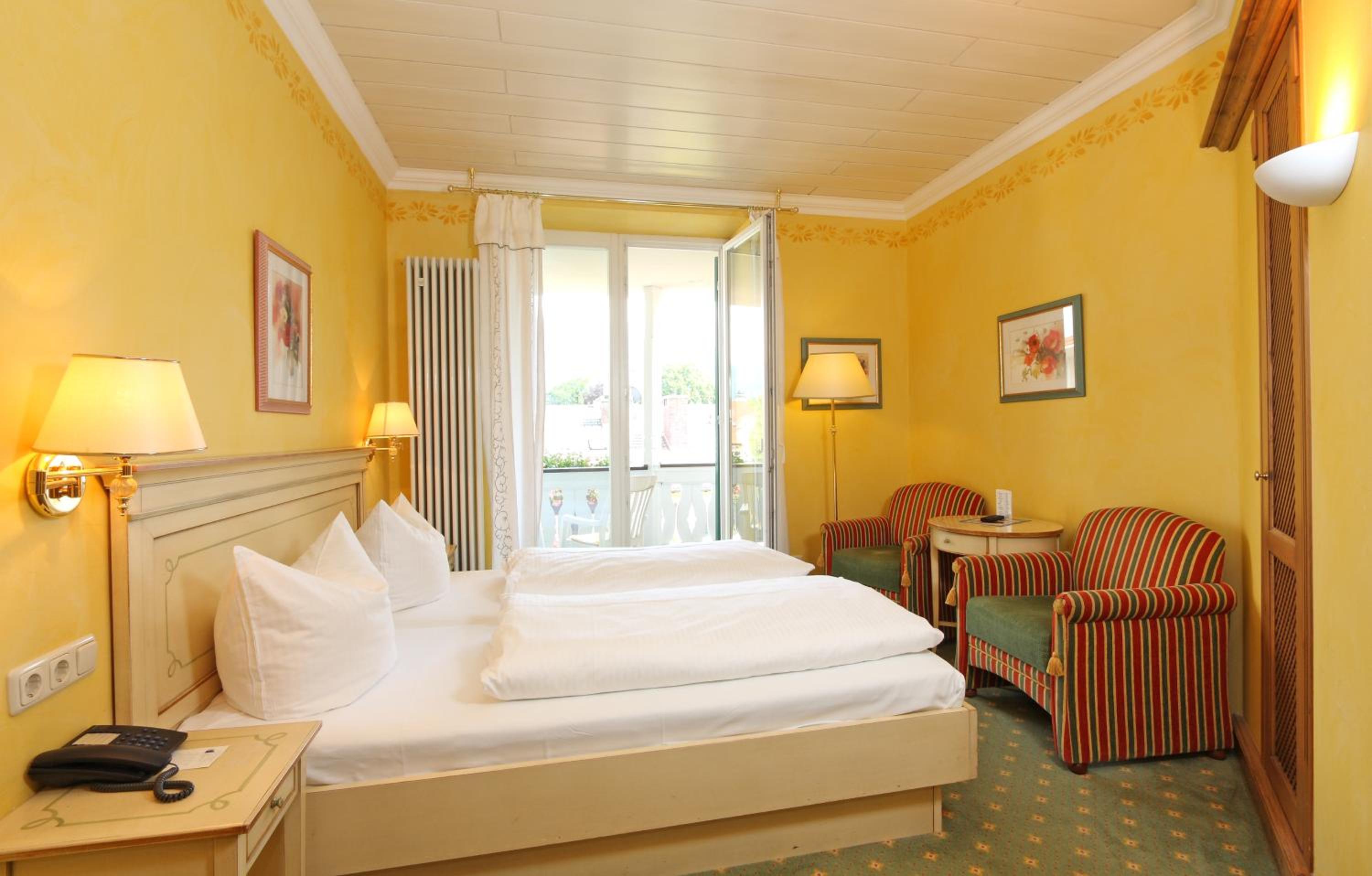 Double Room with Garden View - Photo 2