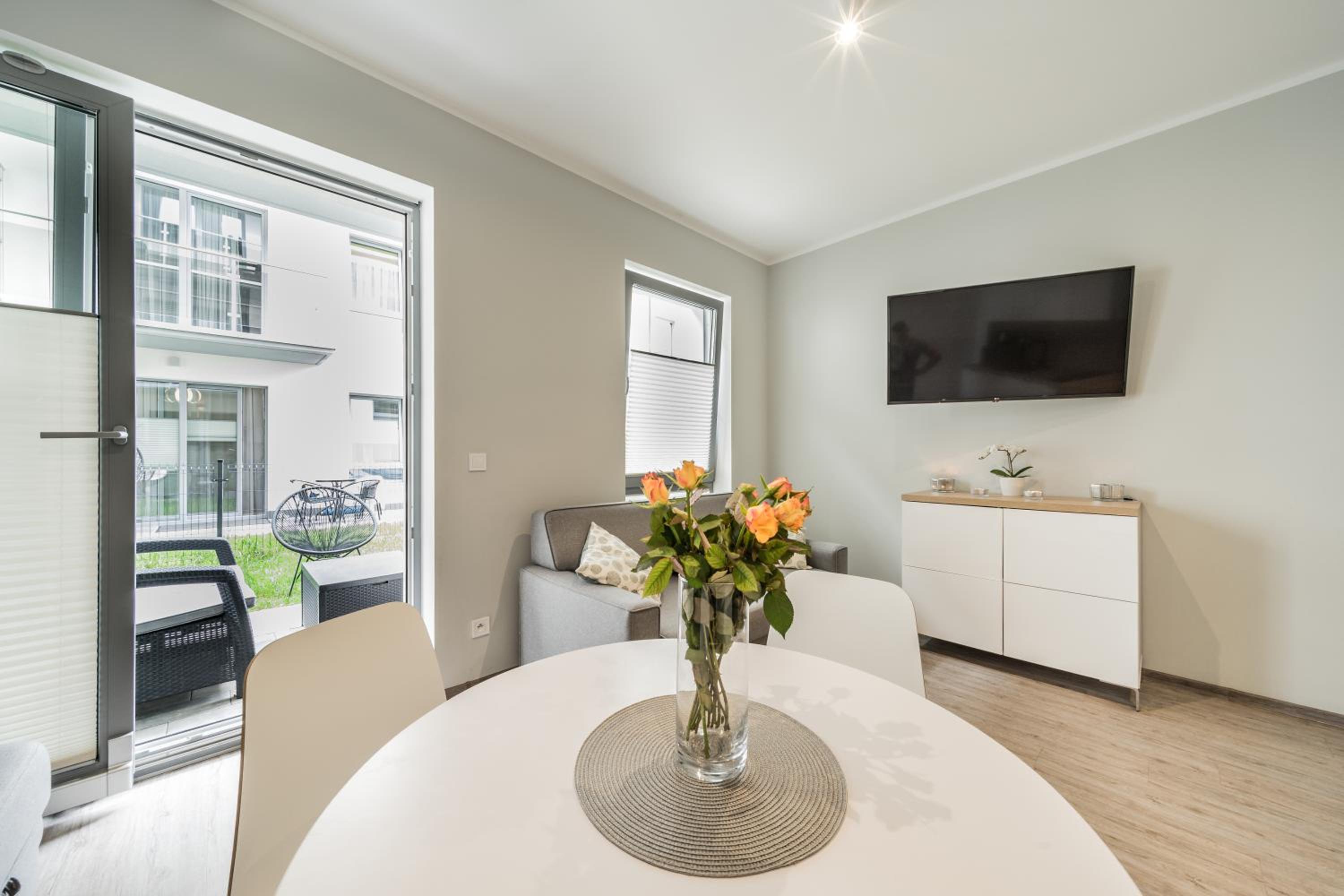 Apartment with Terrace - Photo 23