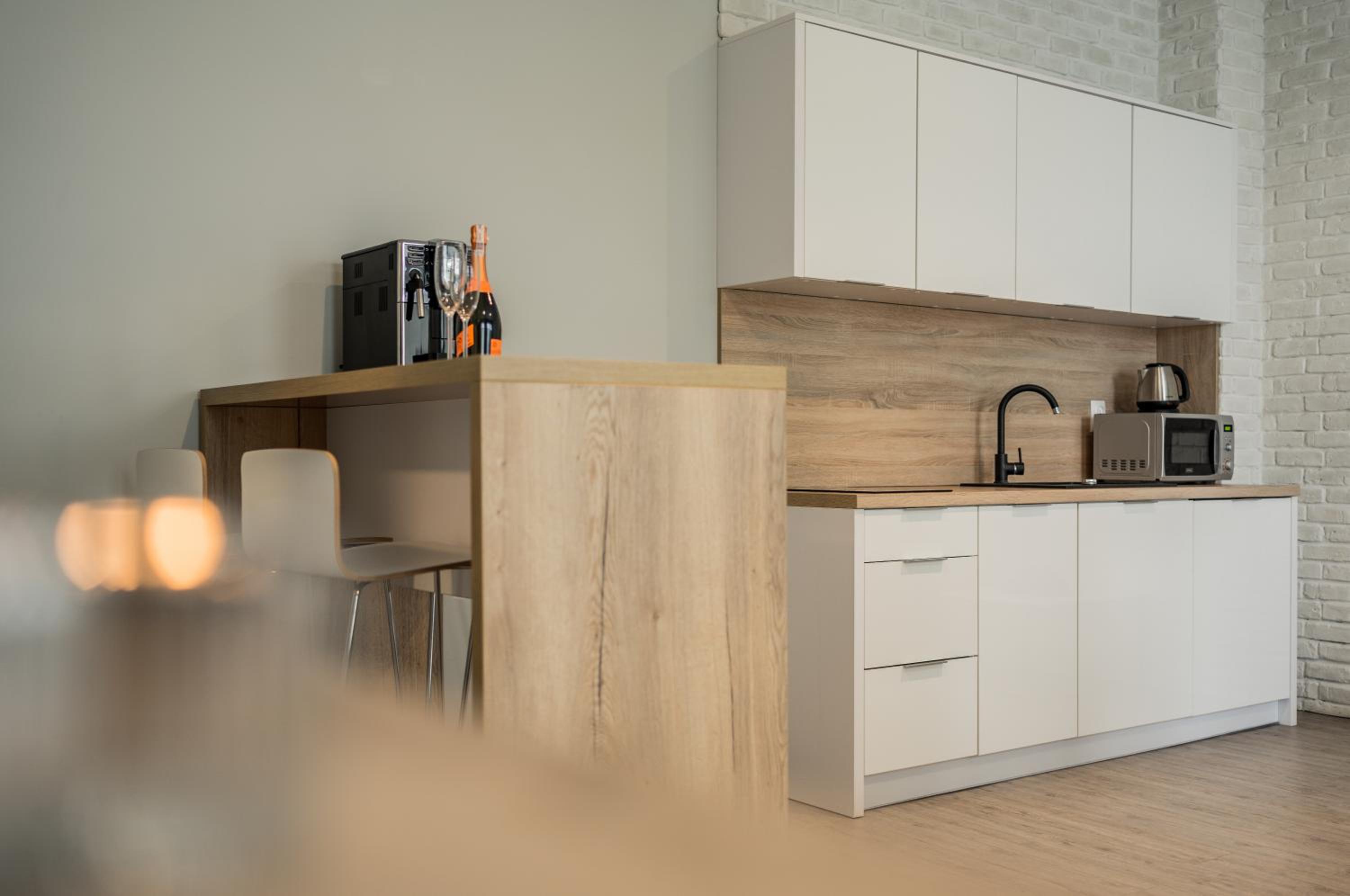 Apartment with Terrace - Photo 4