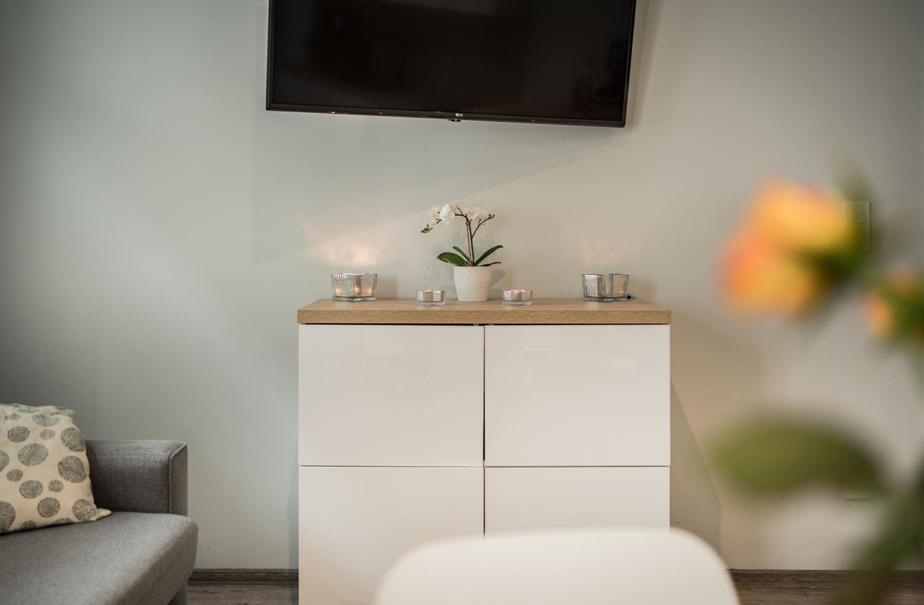 Apartment with Terrace - Photo 16