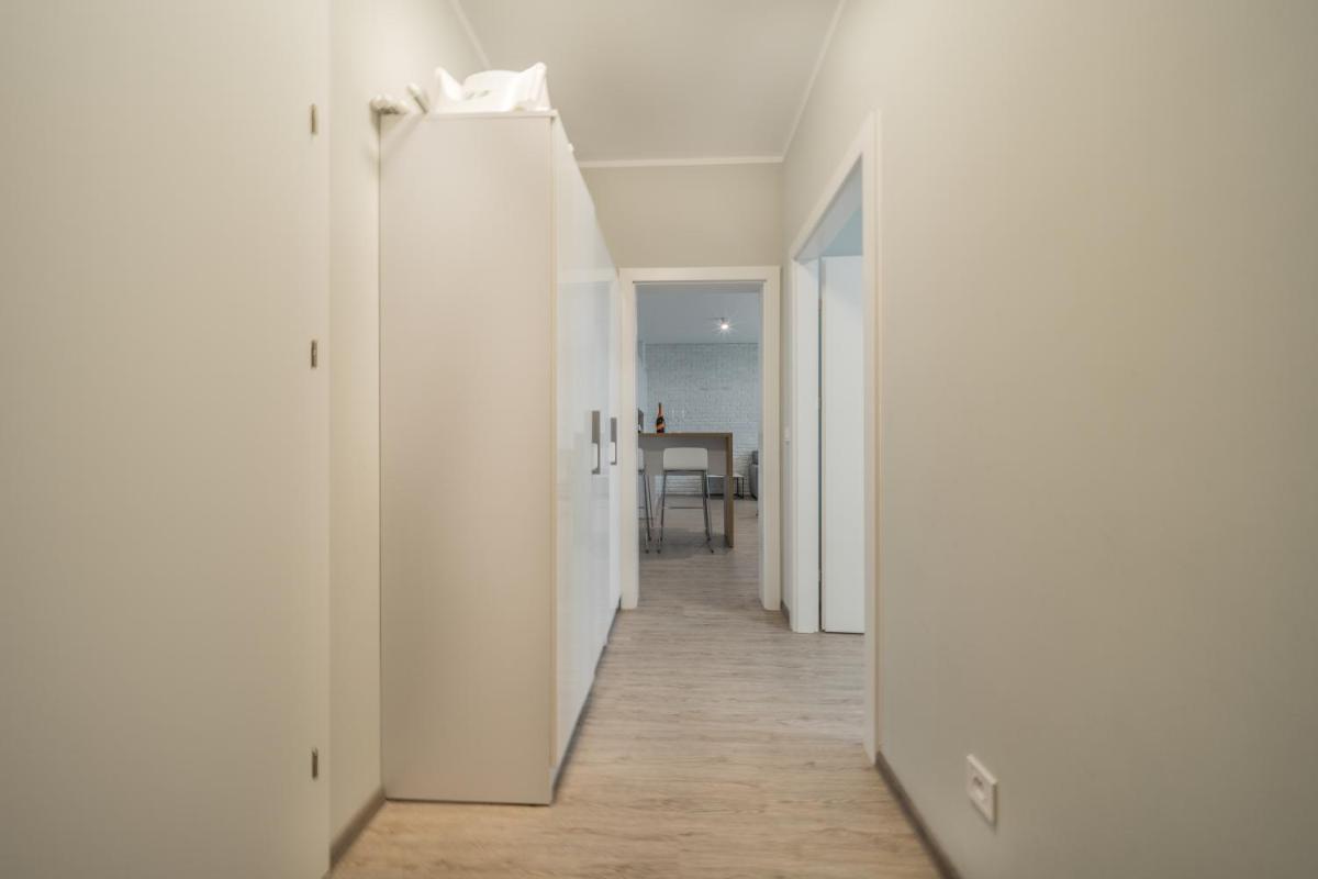 Apartment with Terrace - Photo 28