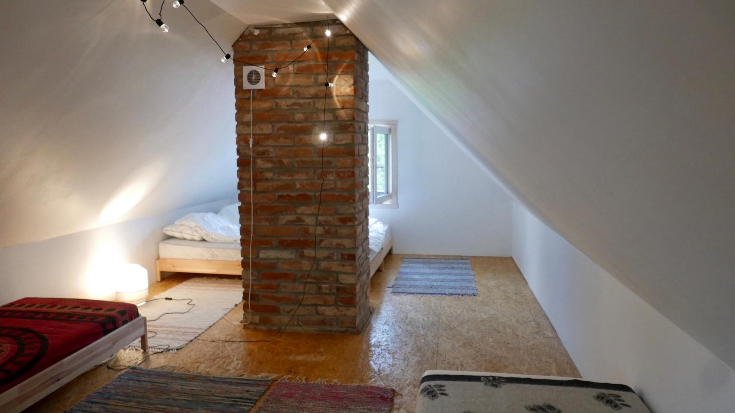 One-Bedroom House - Photo 10