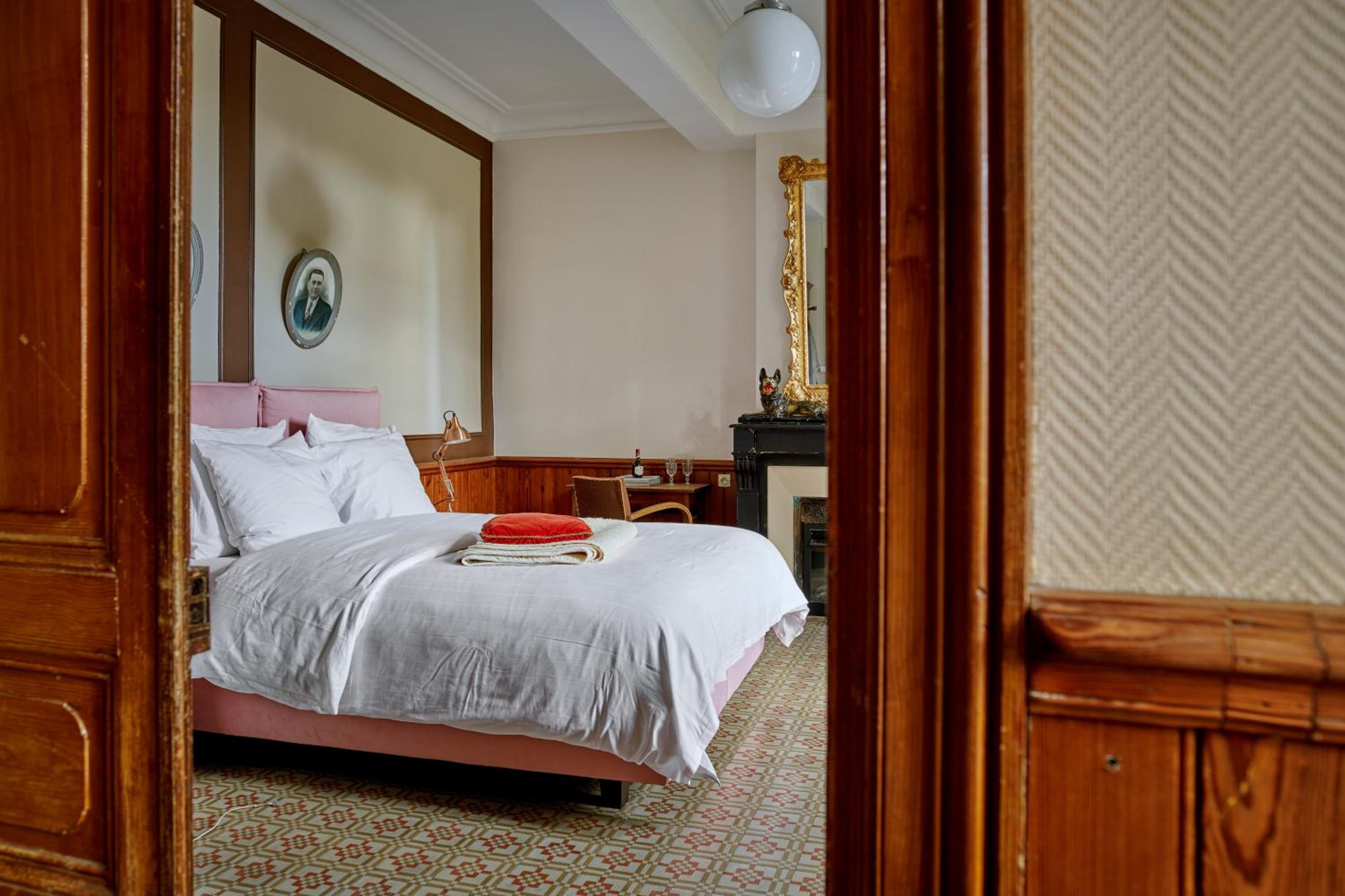 Deluxe Room (2 Adults + 1 Child) photo 1
