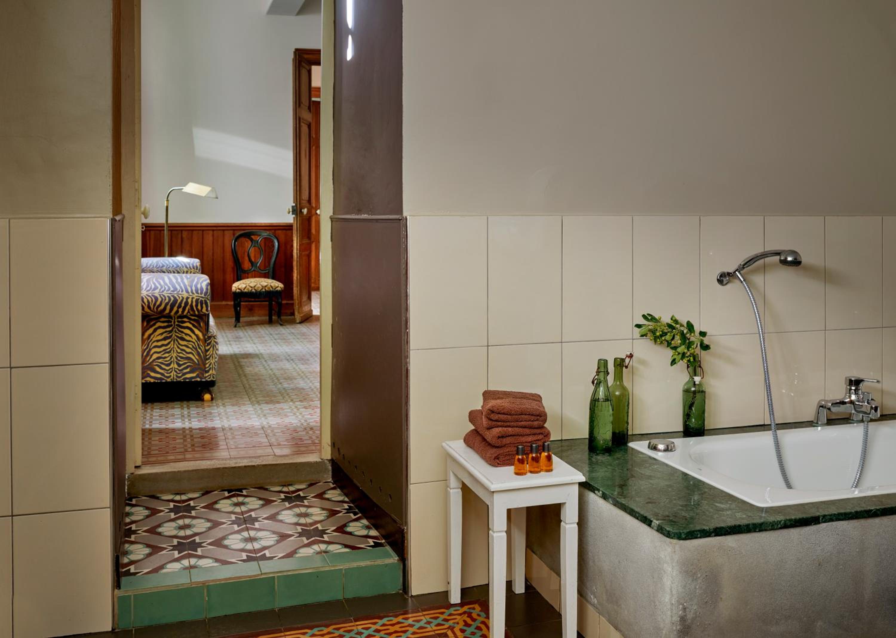 Deluxe Room (2 Adults + 1 Child) photo 3